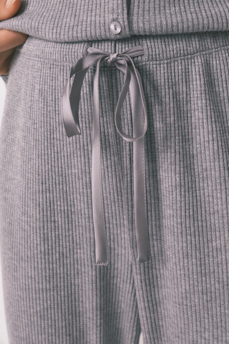 Long pyjamas rib in shiny grey - Image 3