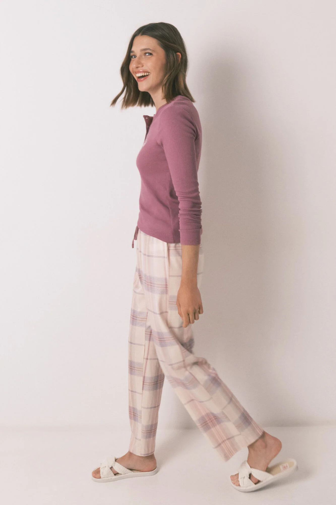 Long pyjamas with pink checkered print - Image 6