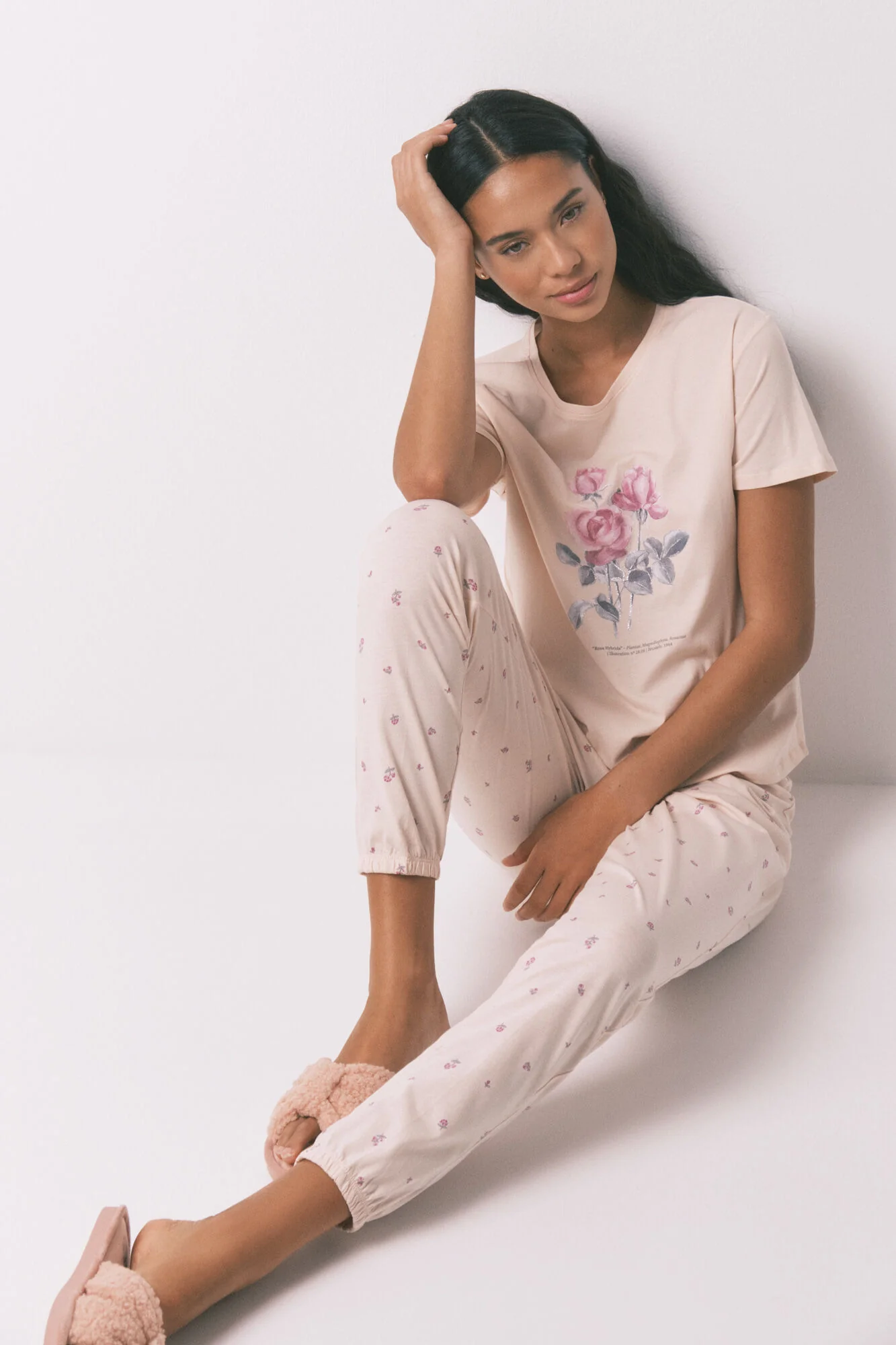 Long pyjamas with pink flowers