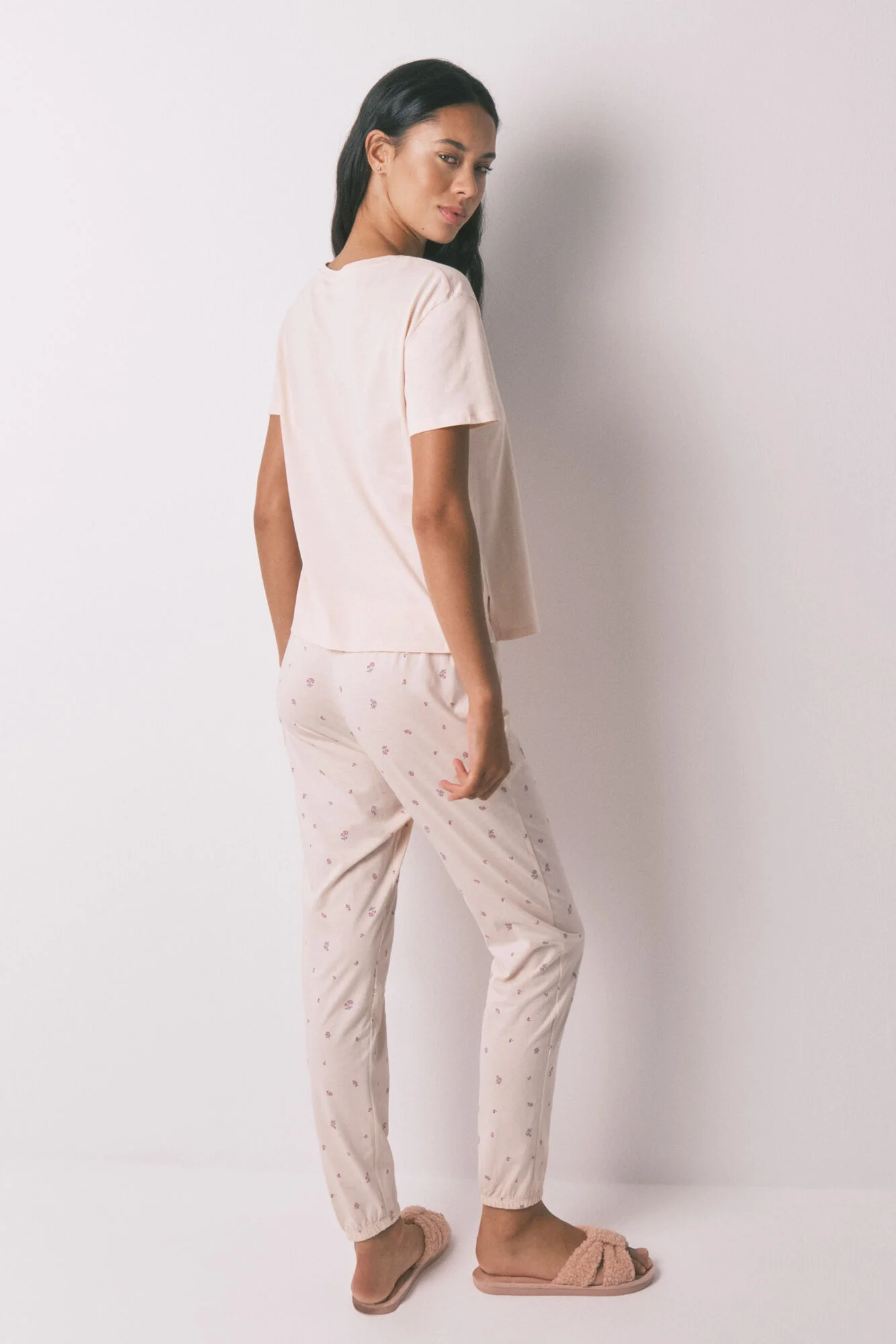 Long pyjamas with pink flowers - Image 5