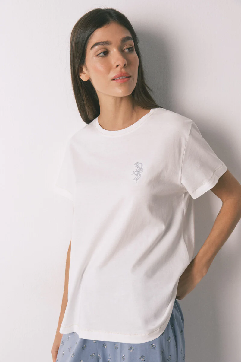 Long pyjamas with short sleeve sleeves and flowers - Image 3