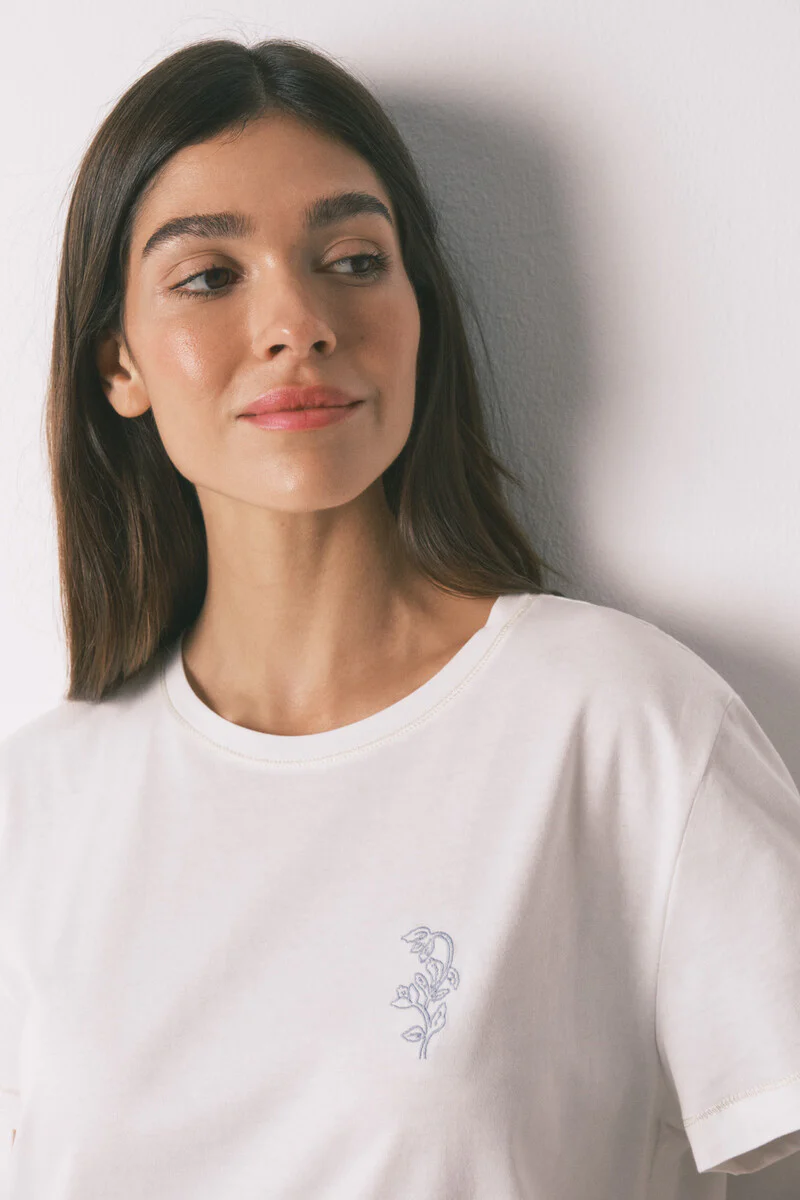Long pyjamas with short sleeve sleeves and flowers - Image 4