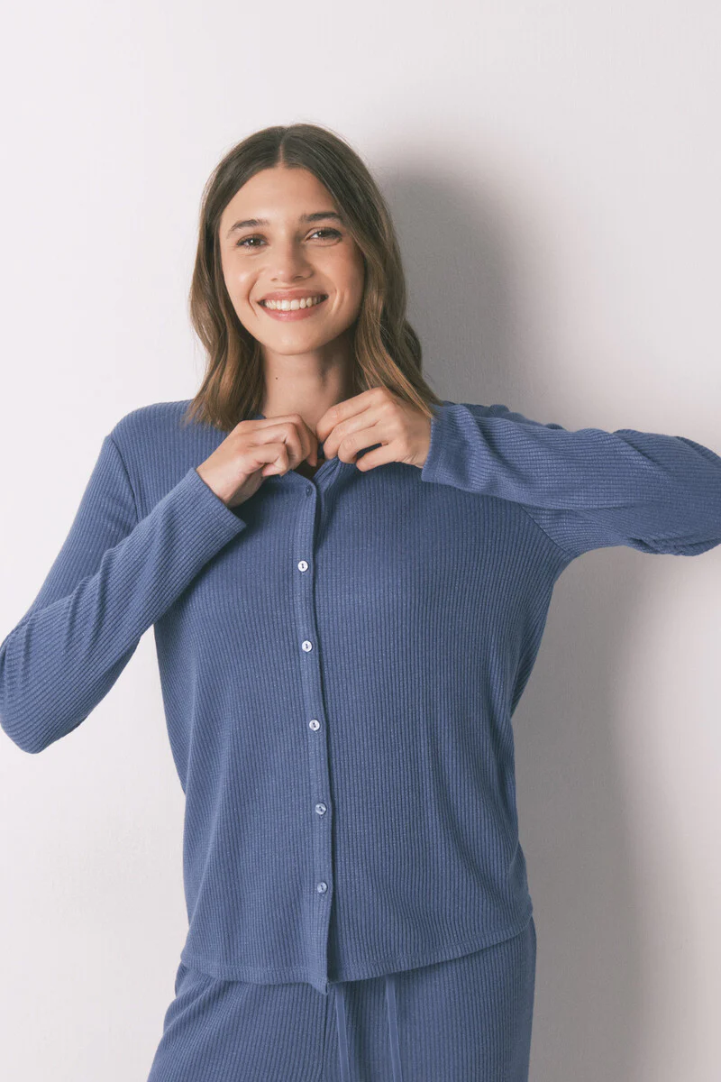 Long ribbed pajamas with a shiny blue effect - Image 5