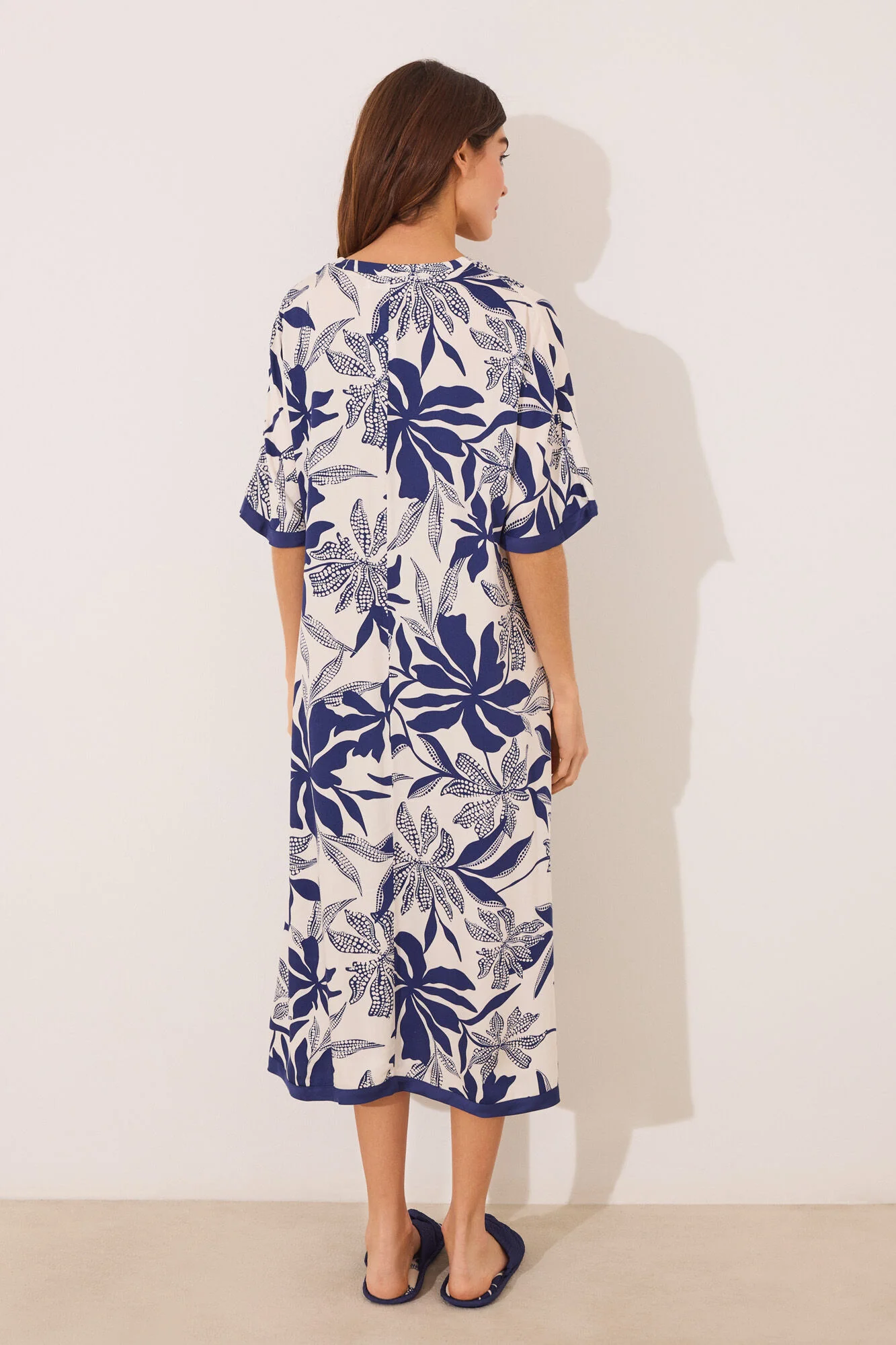 Long satin dress with floral print - Image 2