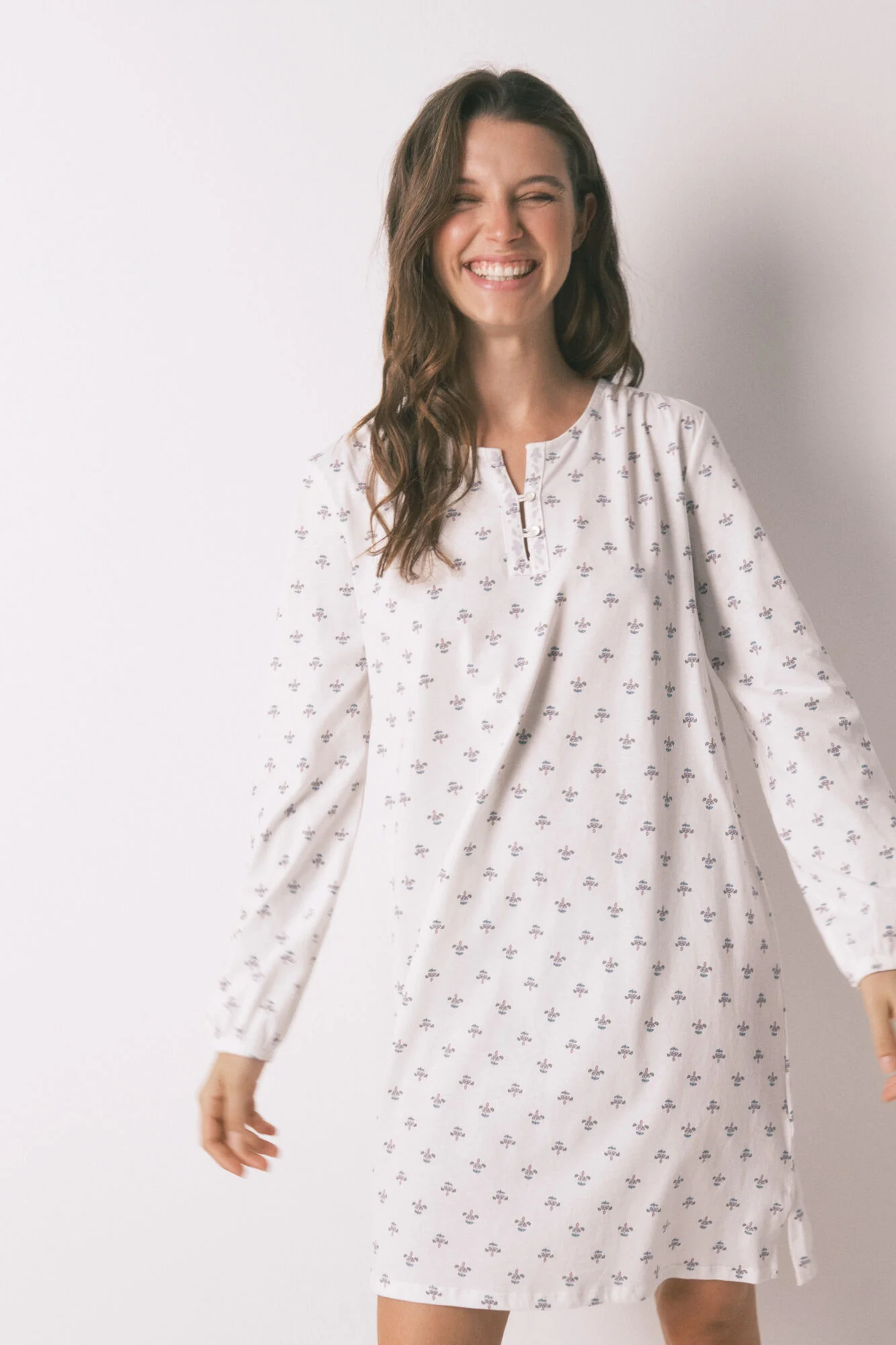 Long sleeve nightgown 100% cotton ivory flowers - Image 4
