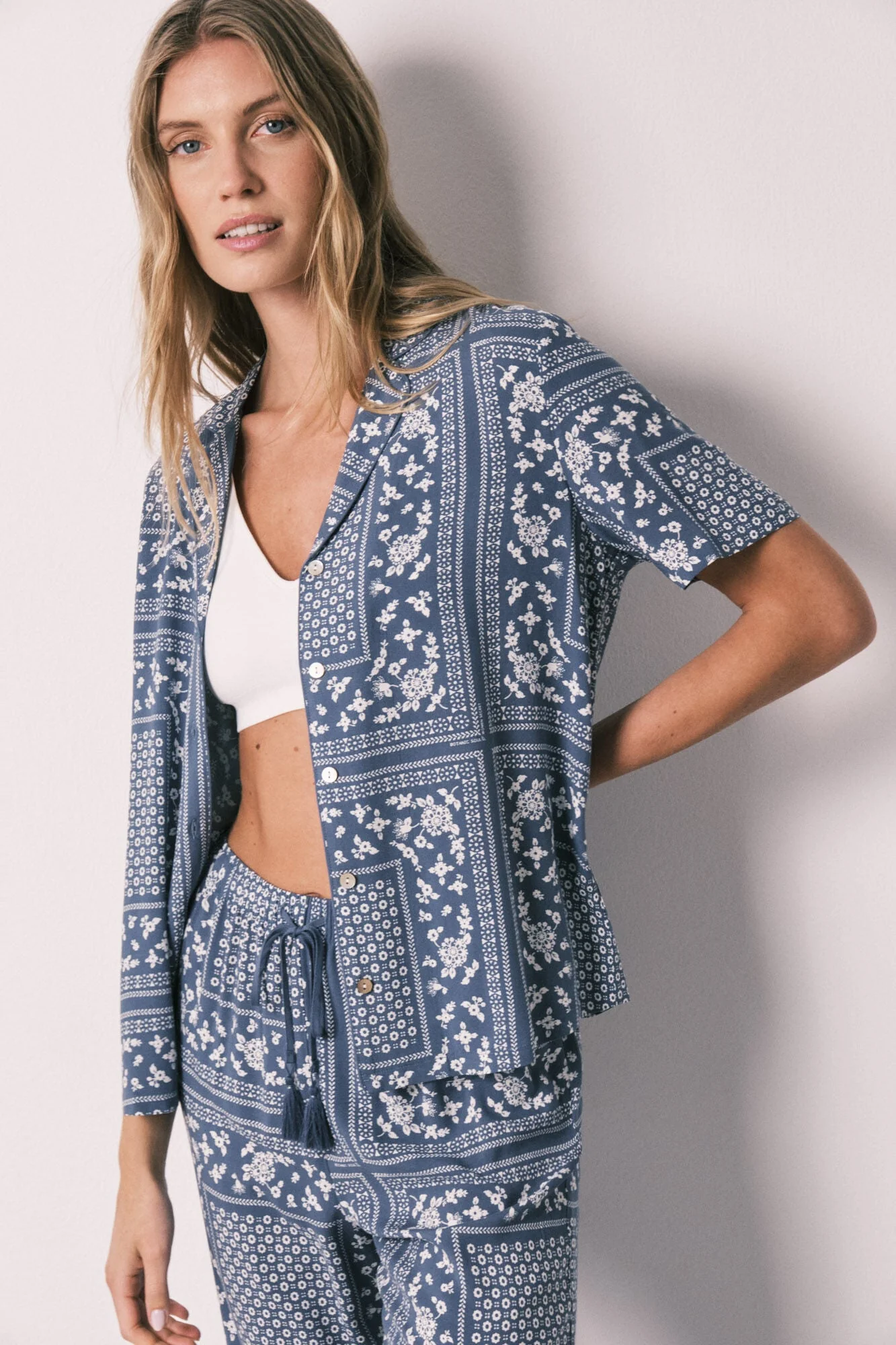 Long-sleeved pajama shirt with short bandana print in blue - Image 2
