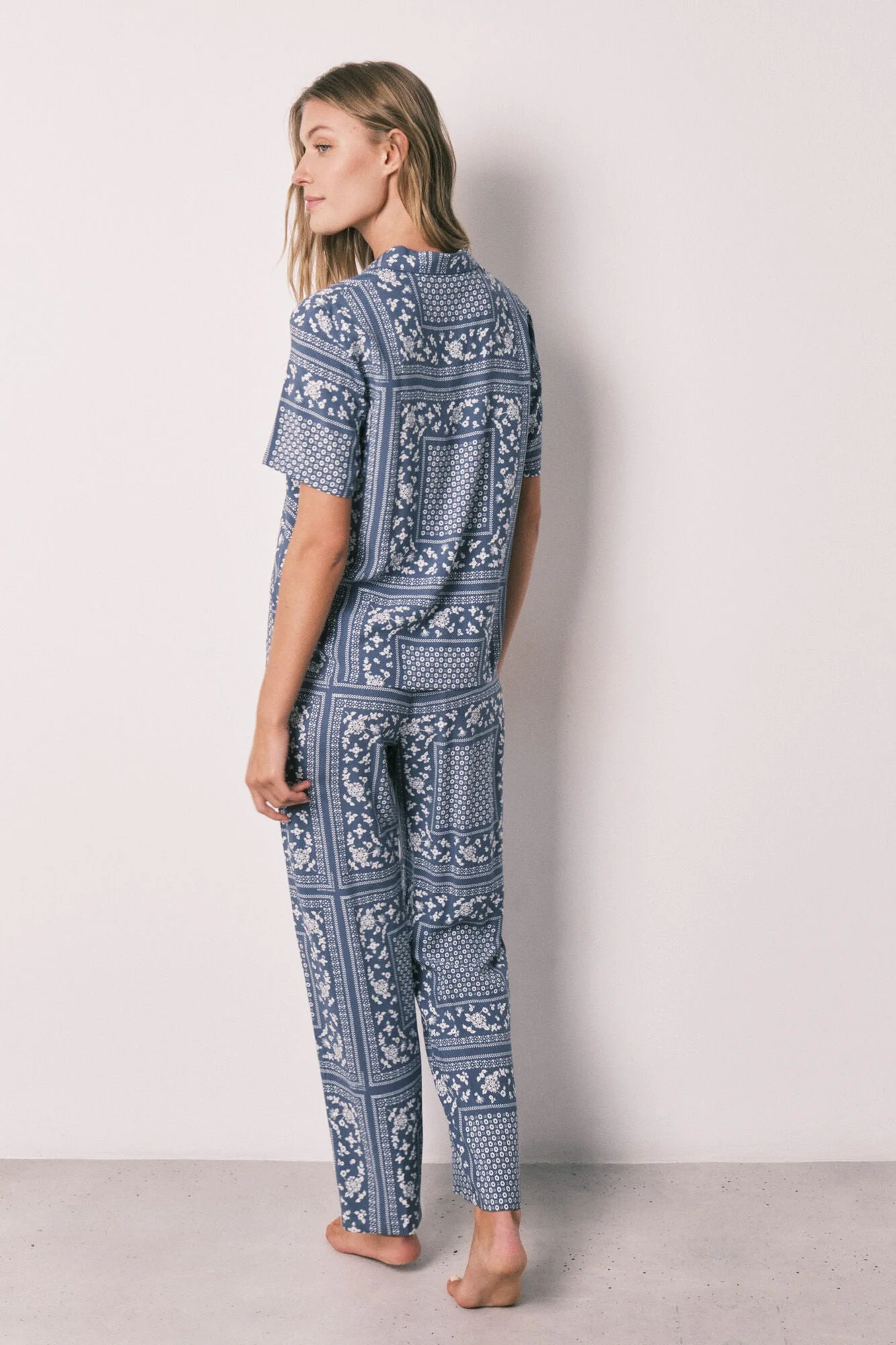 Long-sleeved pajama shirt with short bandana print in blue - Image 6