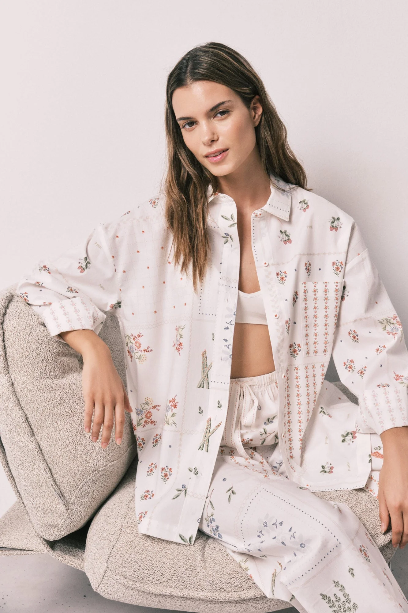 Long-sleeved poplin shirt with floral print - Image 3