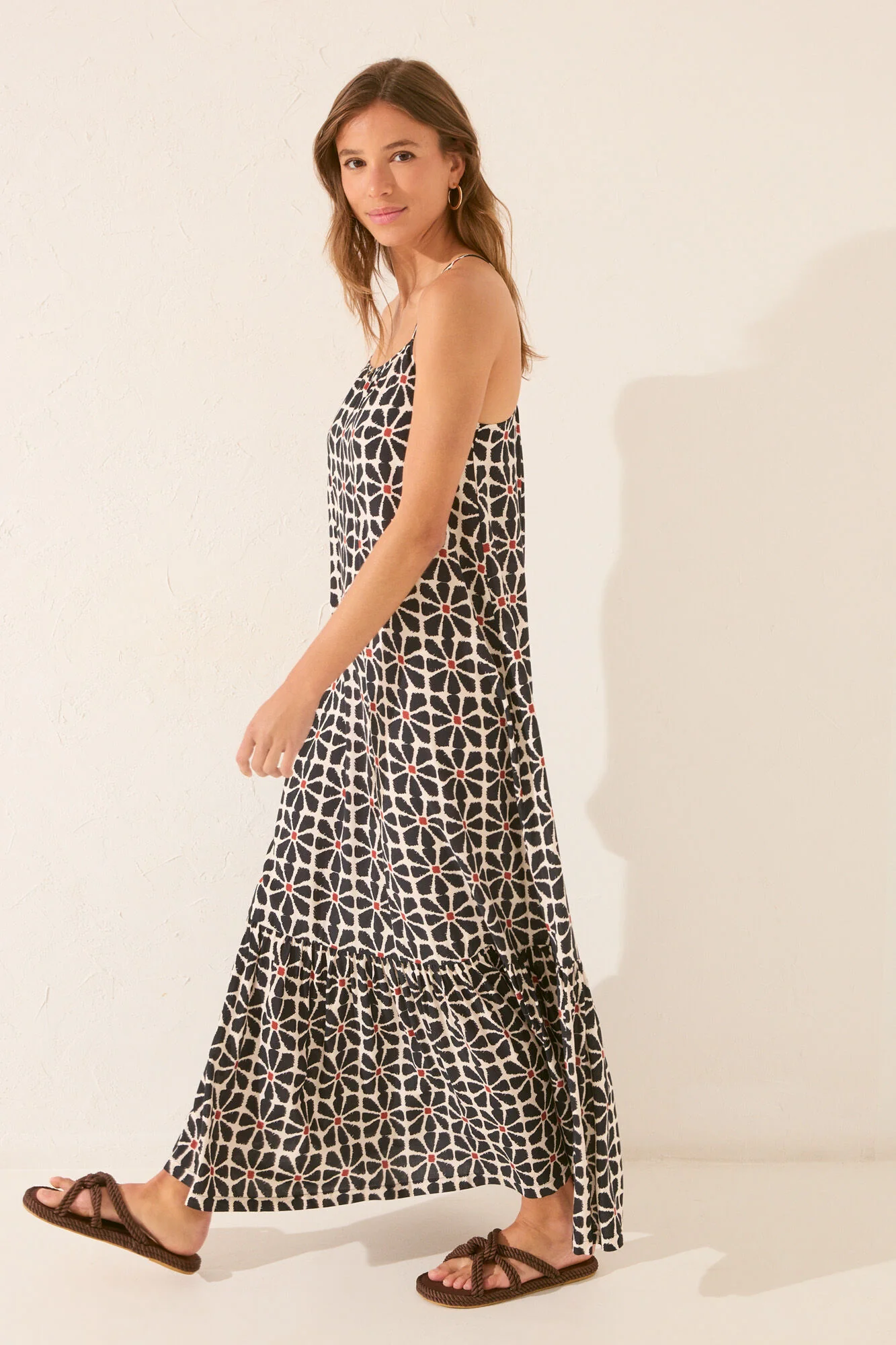 Long straps dress with floral print - Image 4
