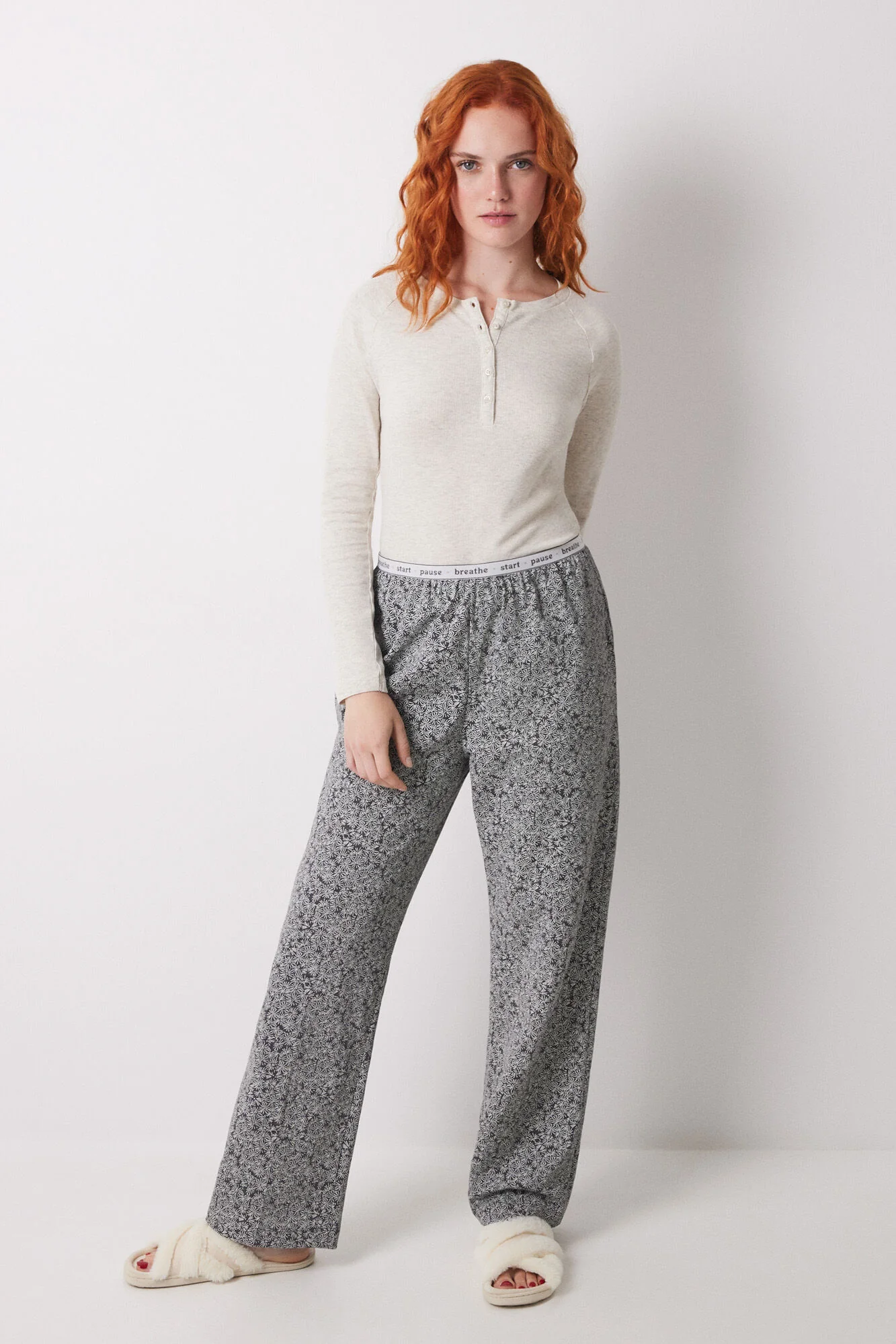 Long trouser with green flower print - Image 3