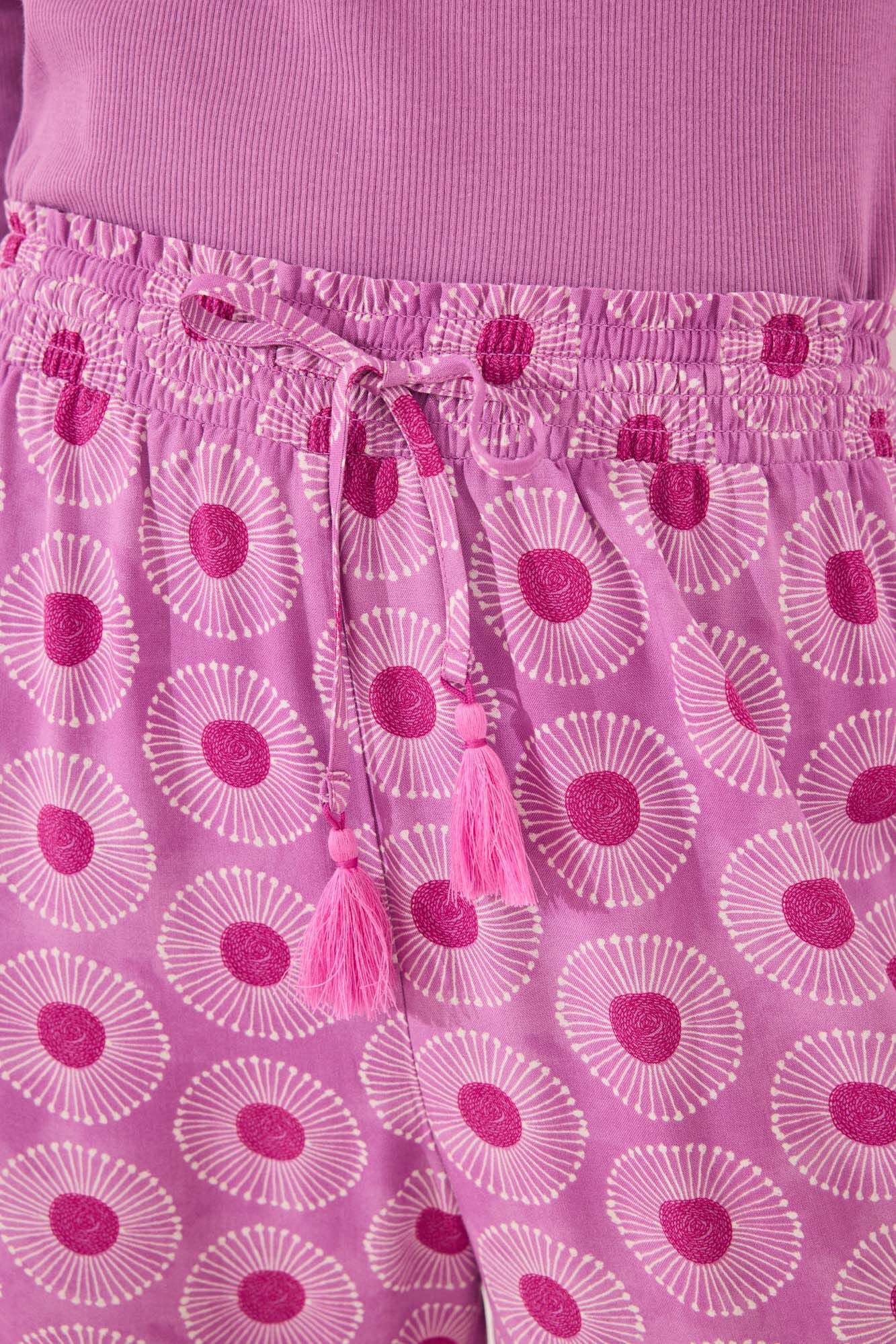 Long viscose trouser with geometric print - Image 5