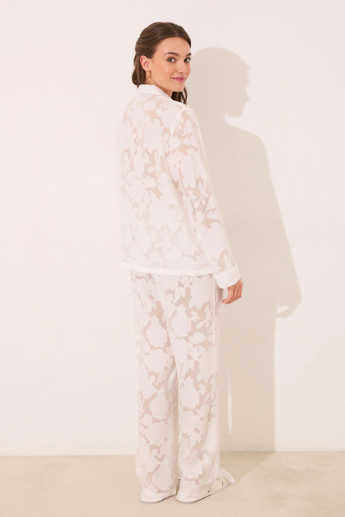 Long white satin pajama set - Image 6