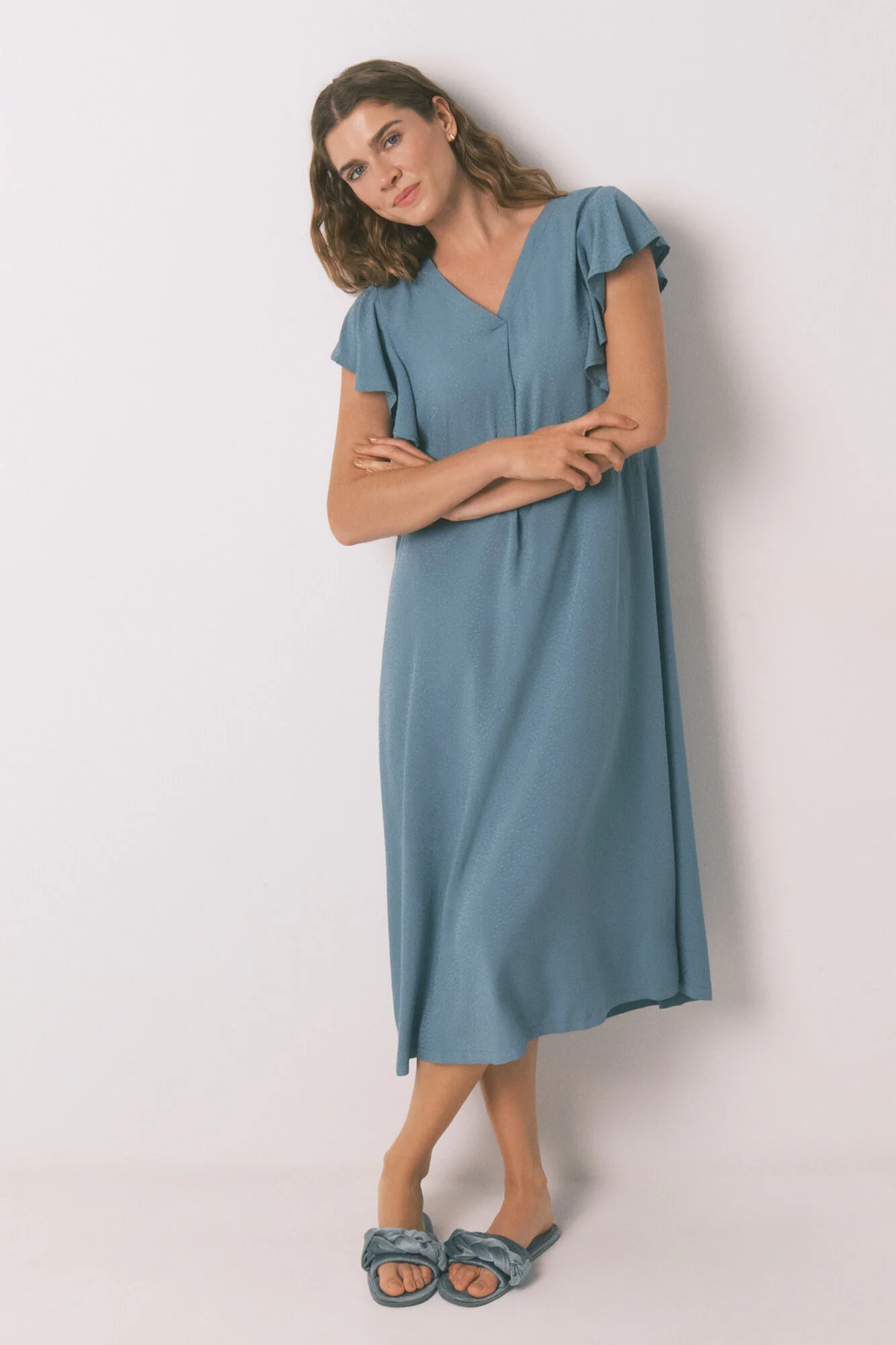 Loose blue floral midi nightgown