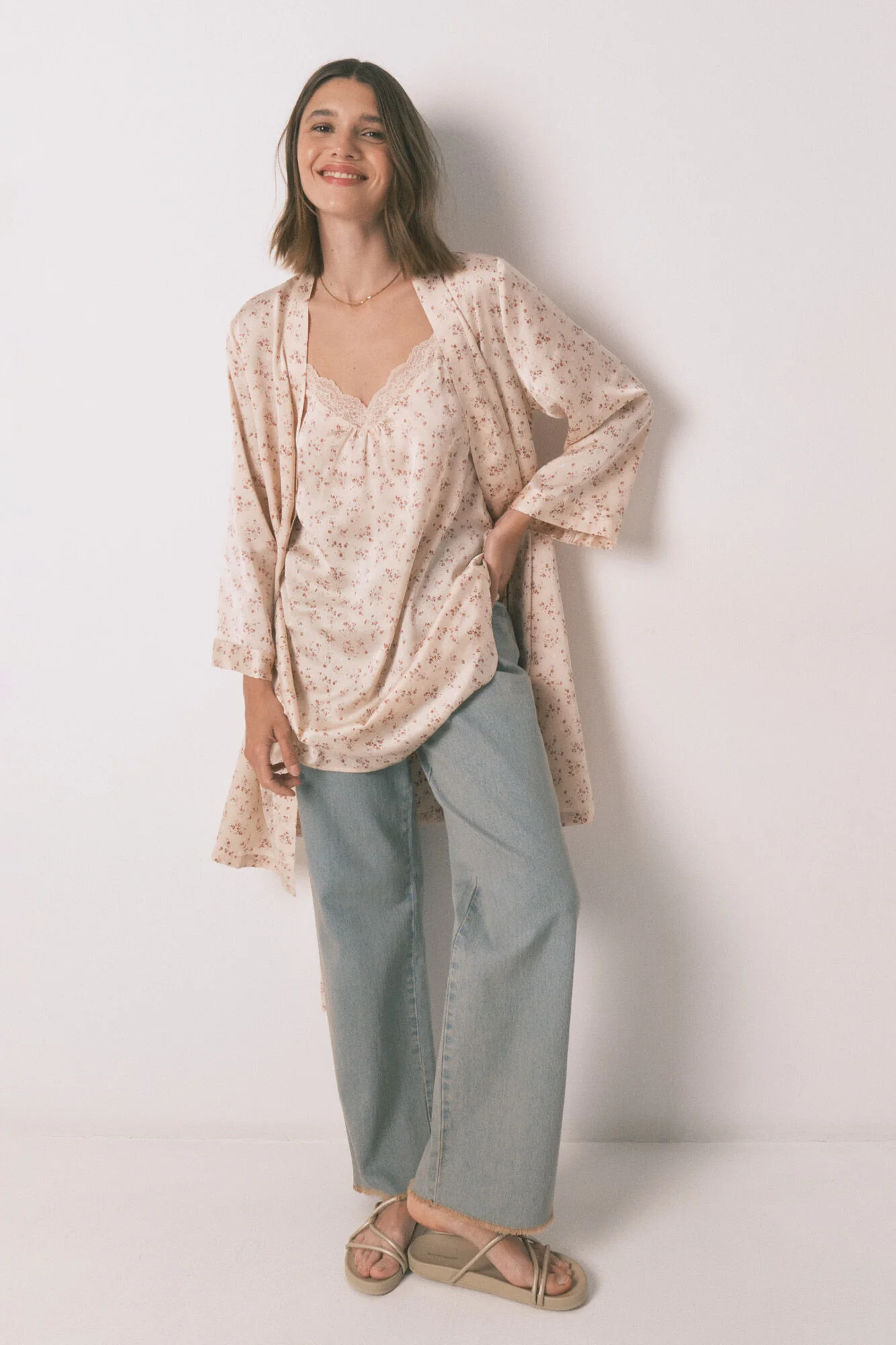 Loose midi satin robe with pink flower - Image 5