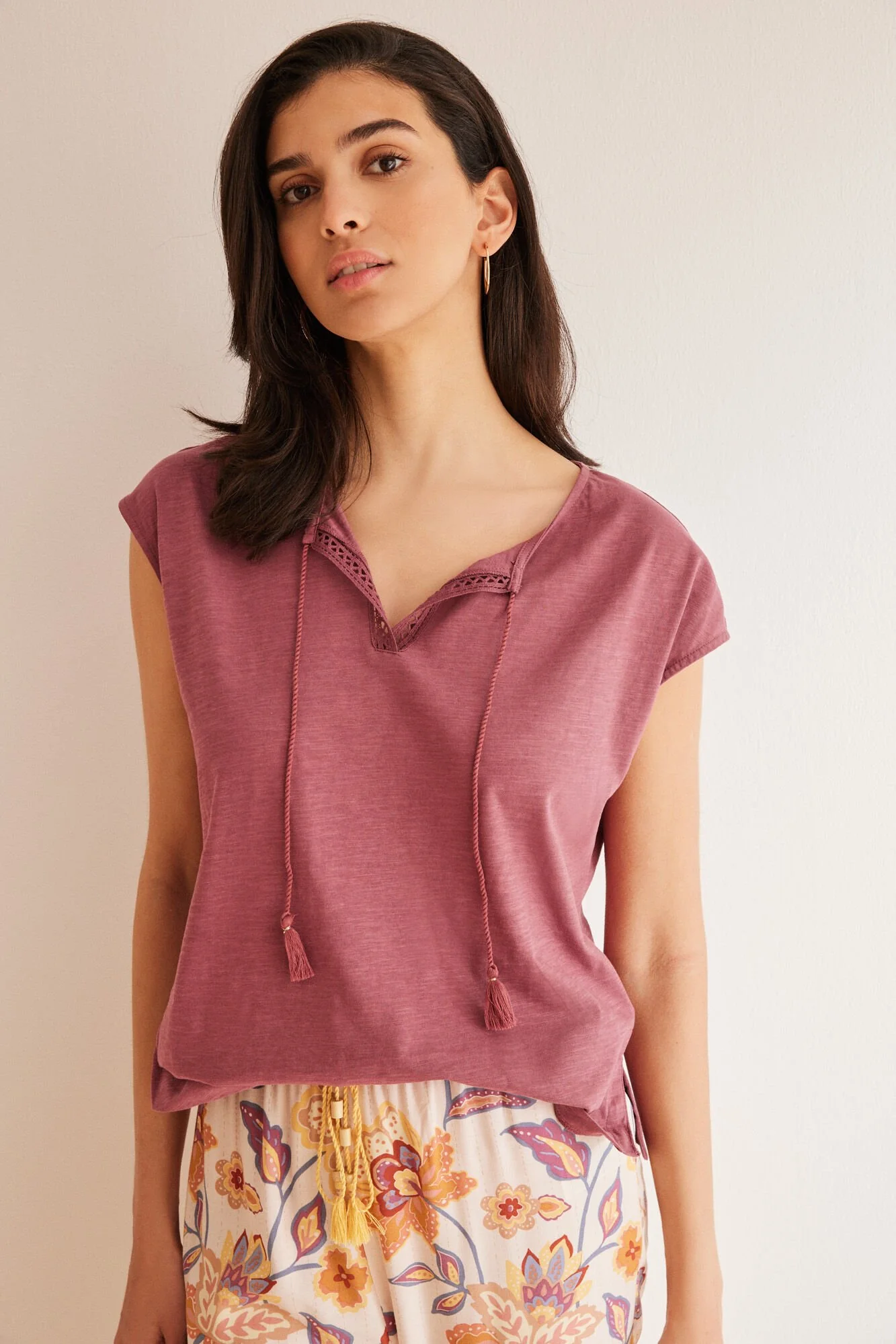 Maroon slub textured T-shirt - Image 2