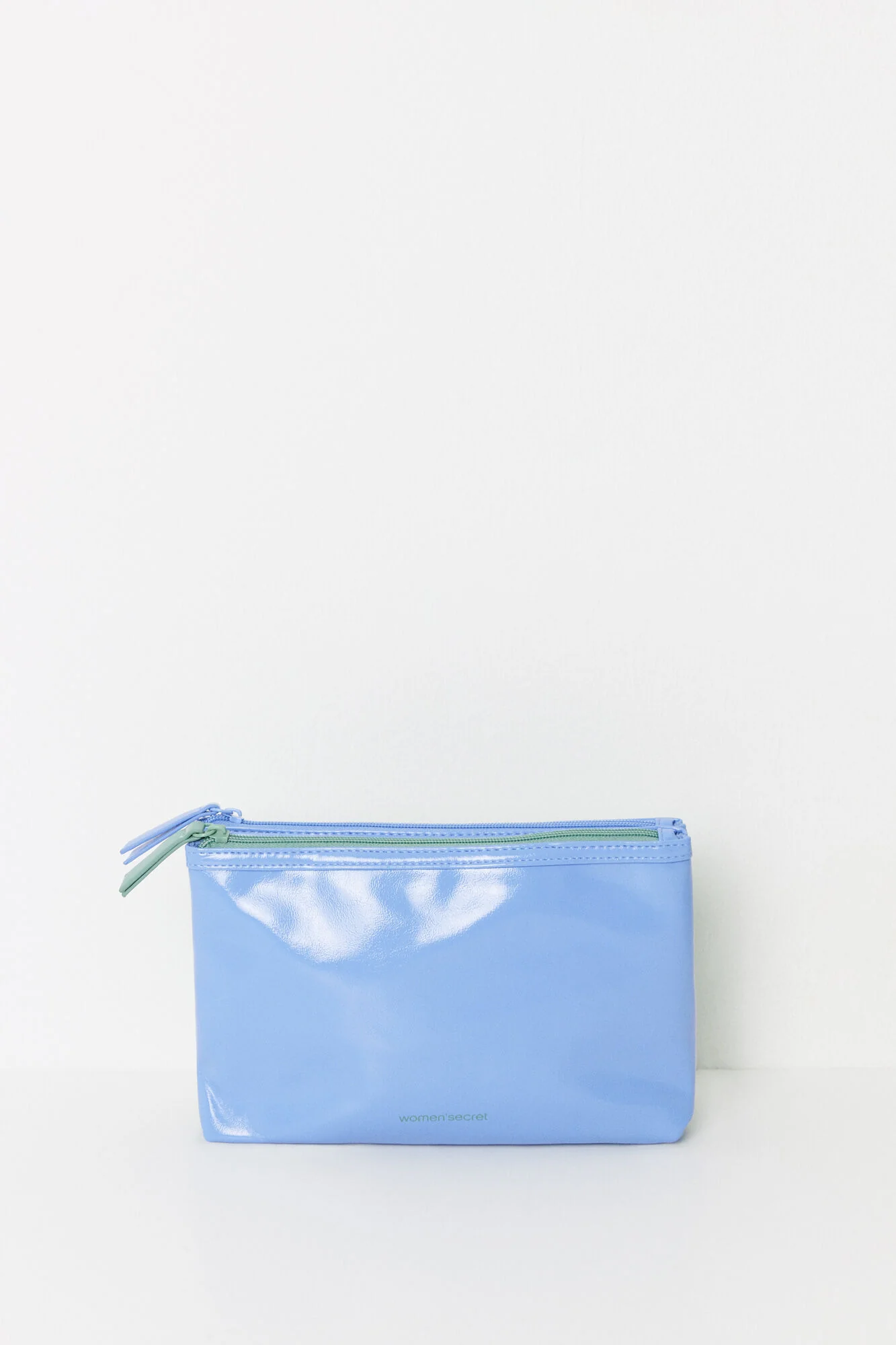 Medium blue and green patent leather toiletry bag - Image 4