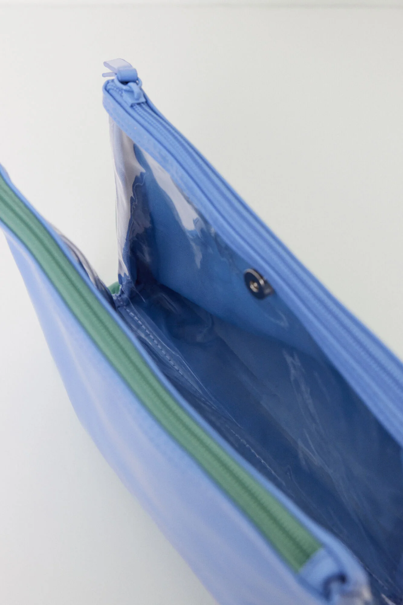 Medium blue and green patent leather toiletry bag - Image 5