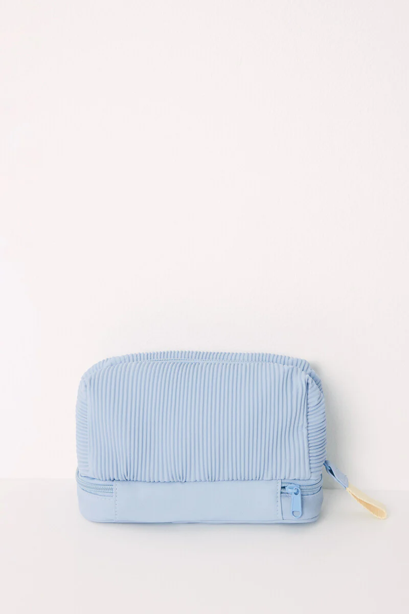 Medium blue rubberized toiletry bag - Image 2