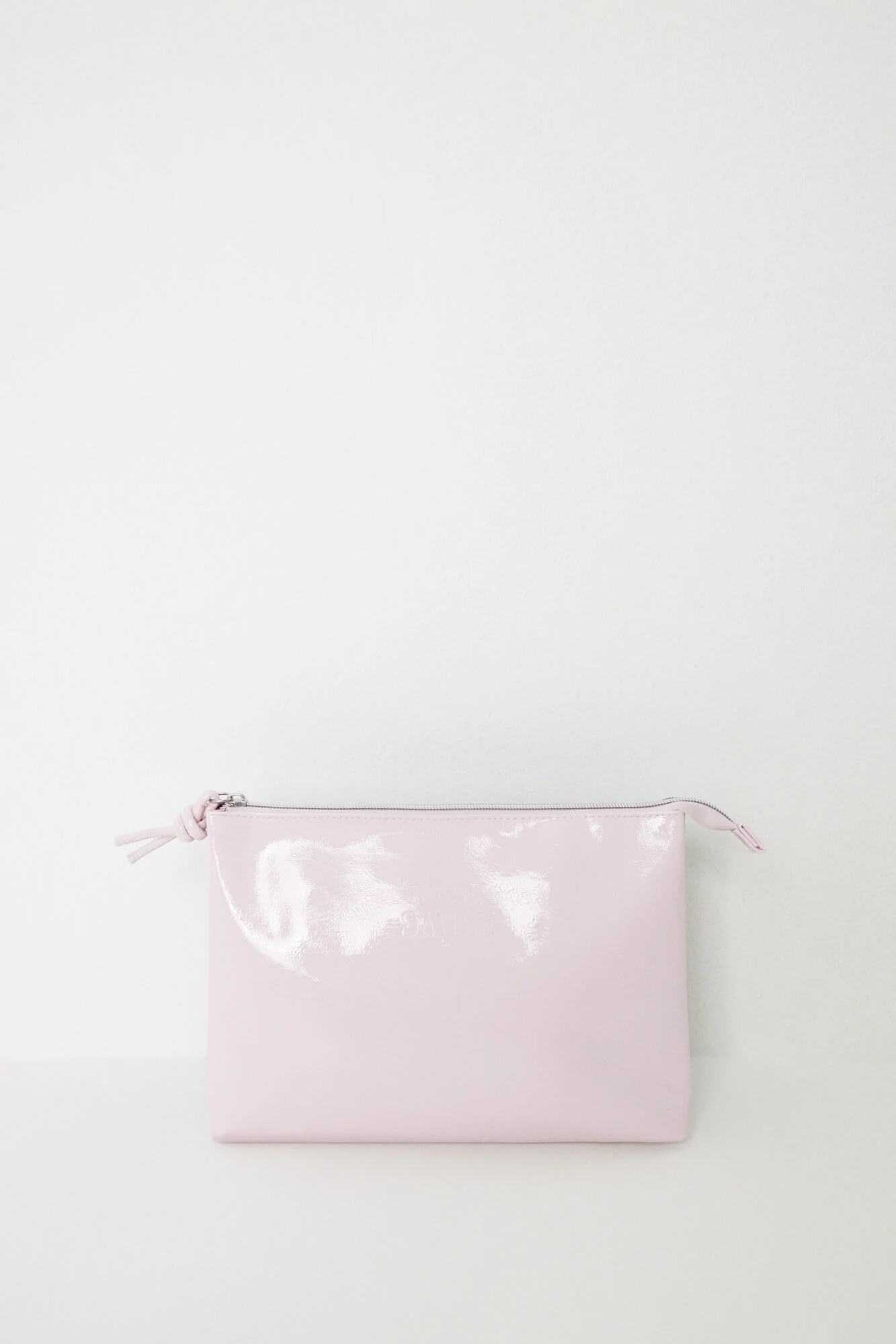 Medium double patent leather toiletry bag - Image 2