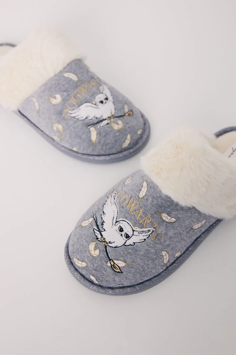 Hogwarts grey slippers - Image 2