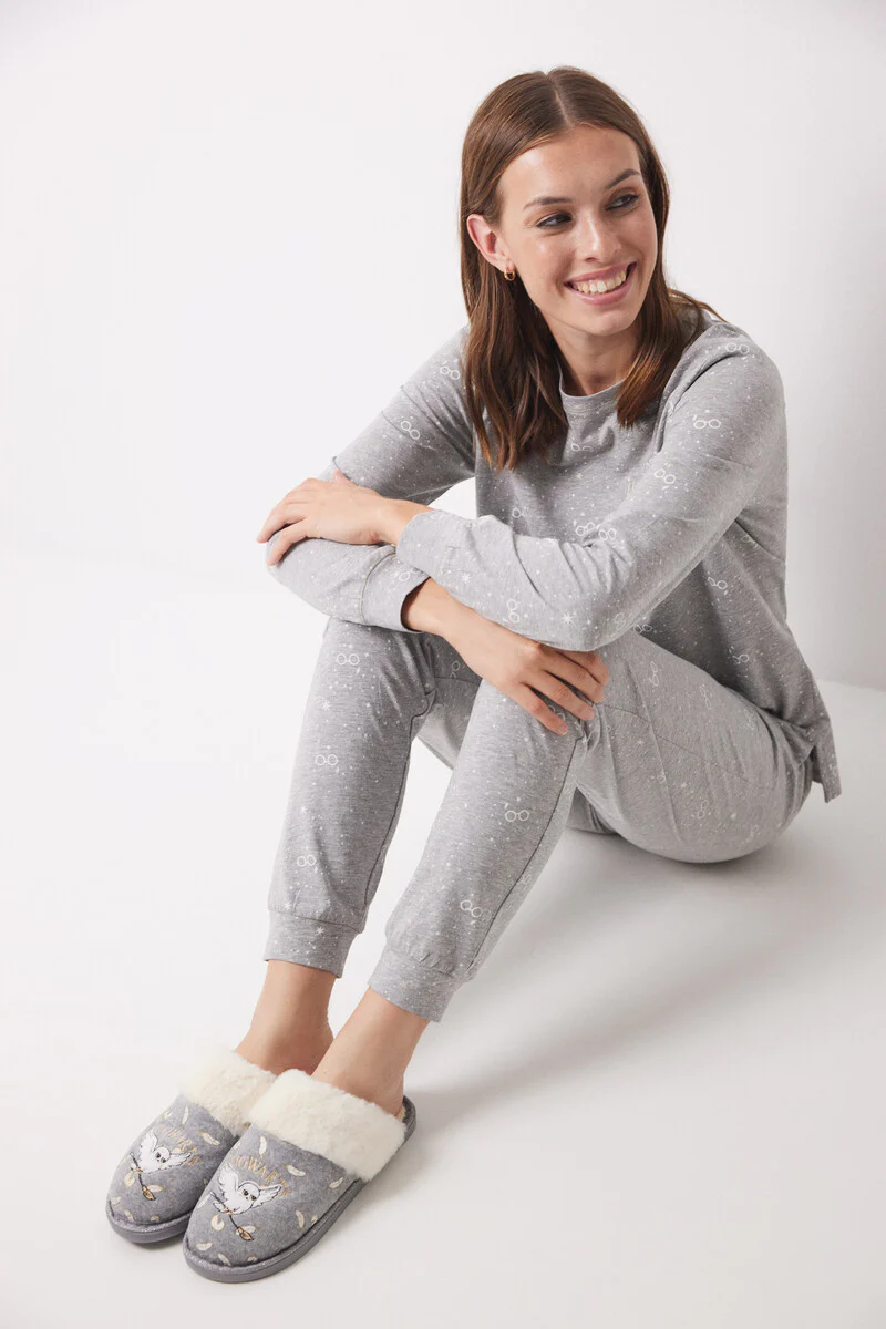 Hogwarts grey slippers - Image 4