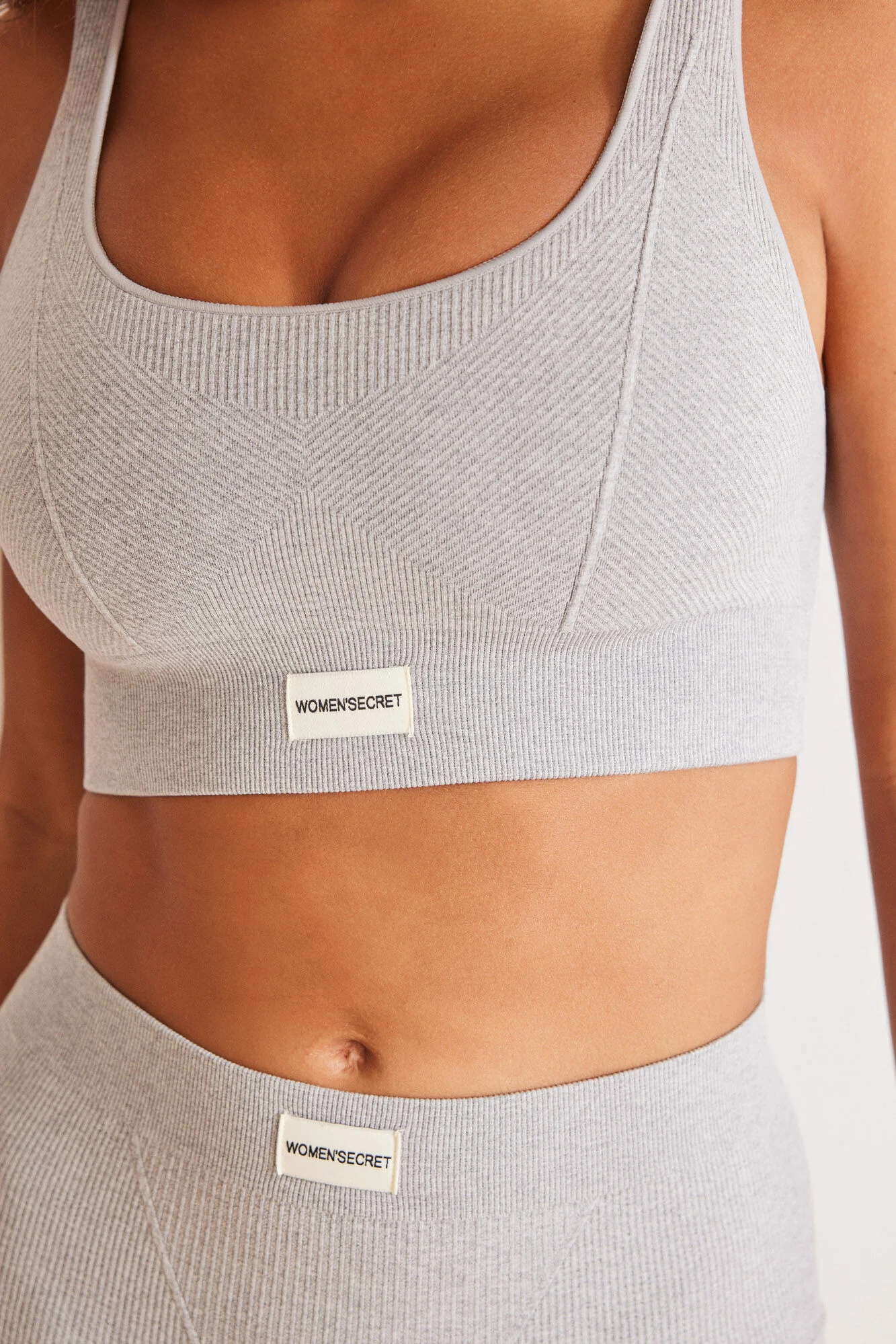 Seamless gray ribbed crop top - Image 3