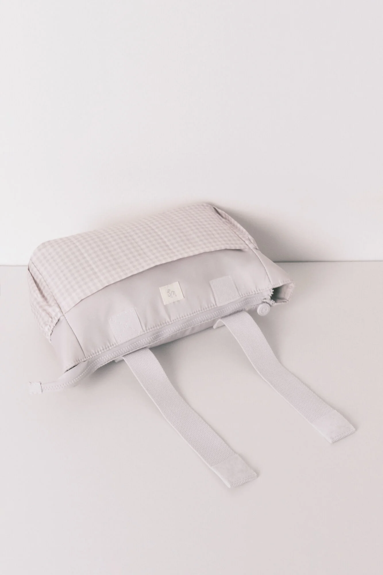 Medium " maternity " vanity case bag in grey gingham - Image 3