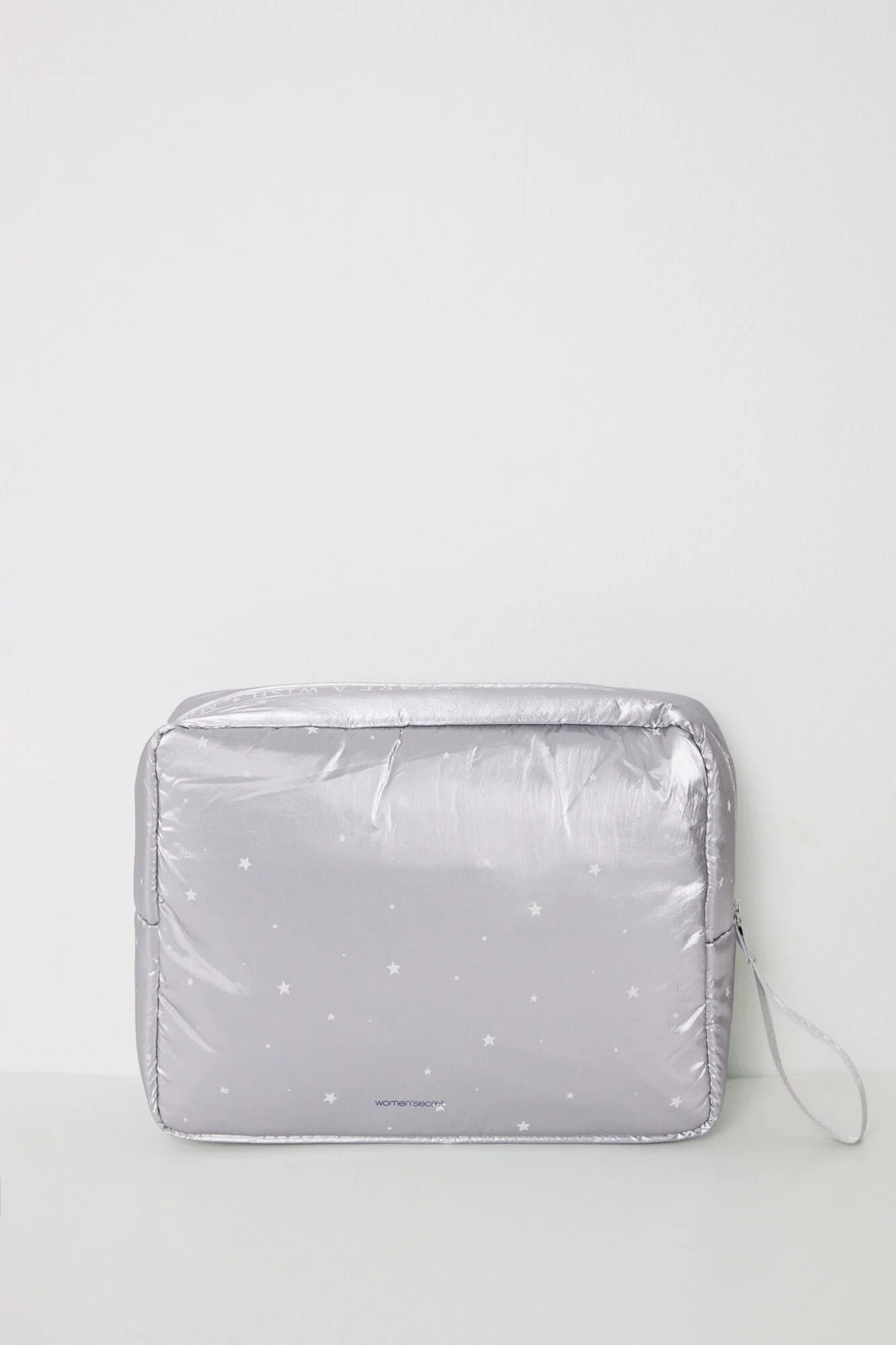 Medium padded nylon Snoopy toiletry bag - Image 3