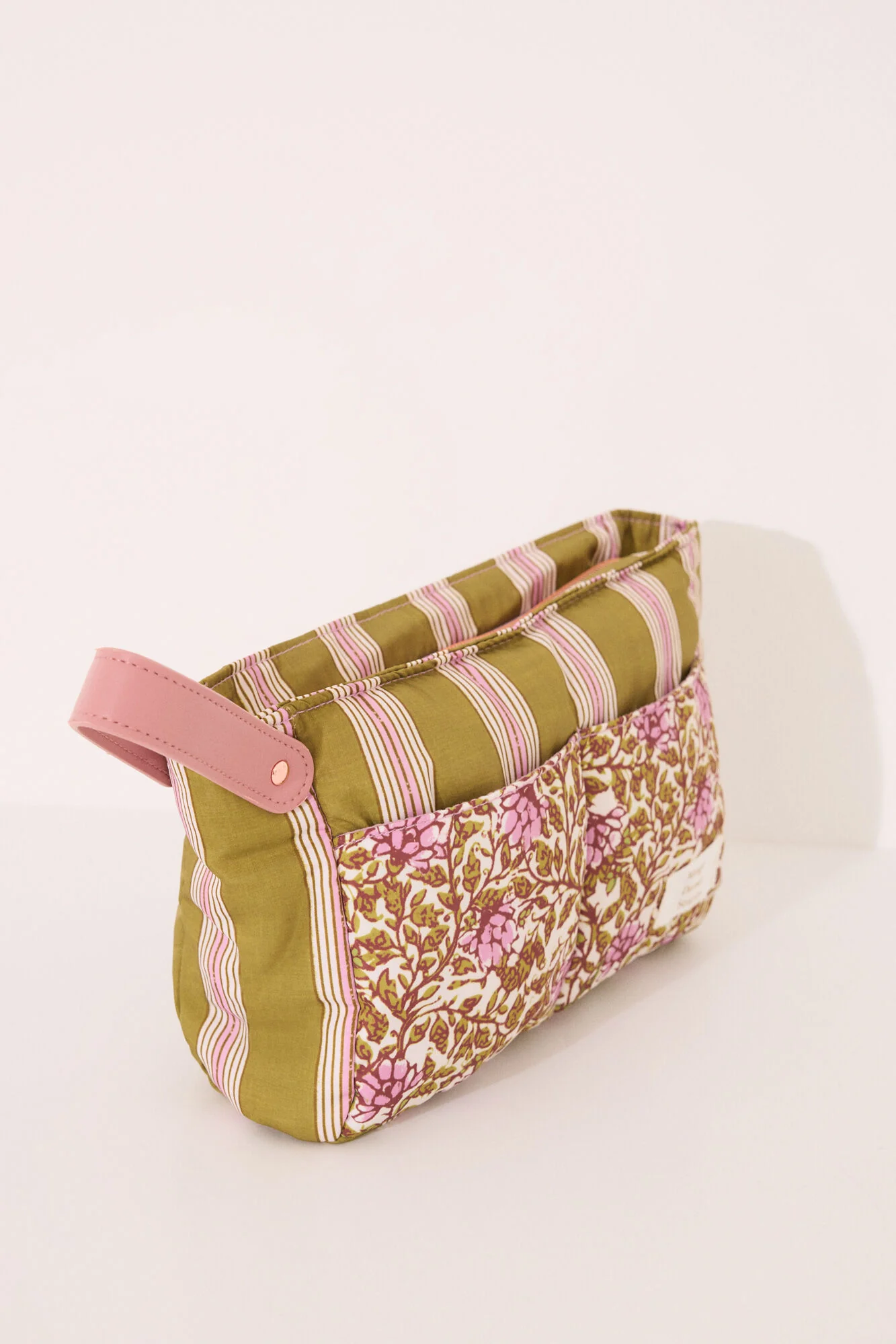 Medium quilted flower vanity case - Image 2