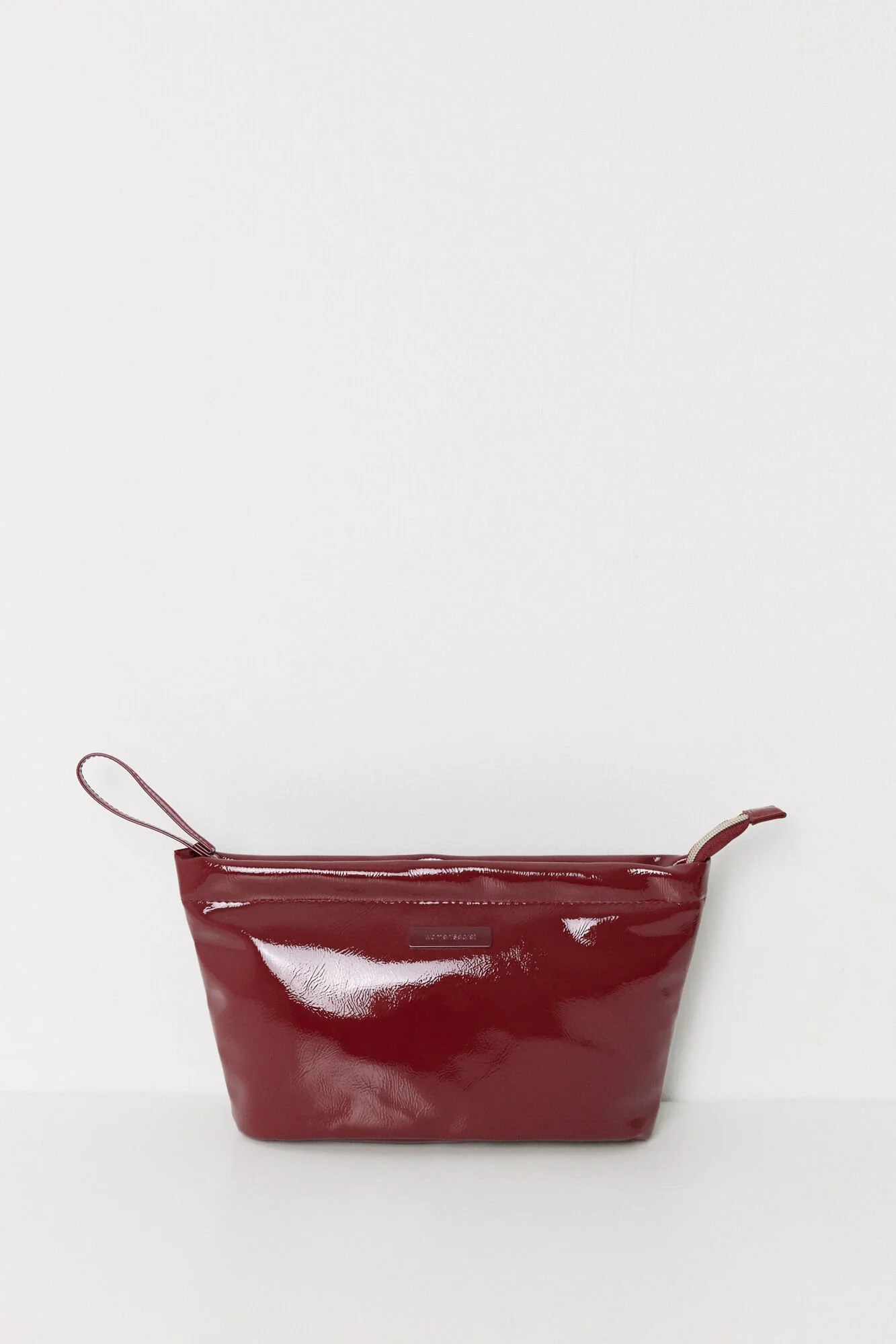 Medium red quilted patent leather toiletry bag - Image 3