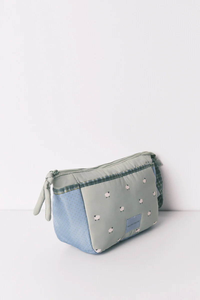 Medium zippered sheep zip fastening vanity case - Image 3