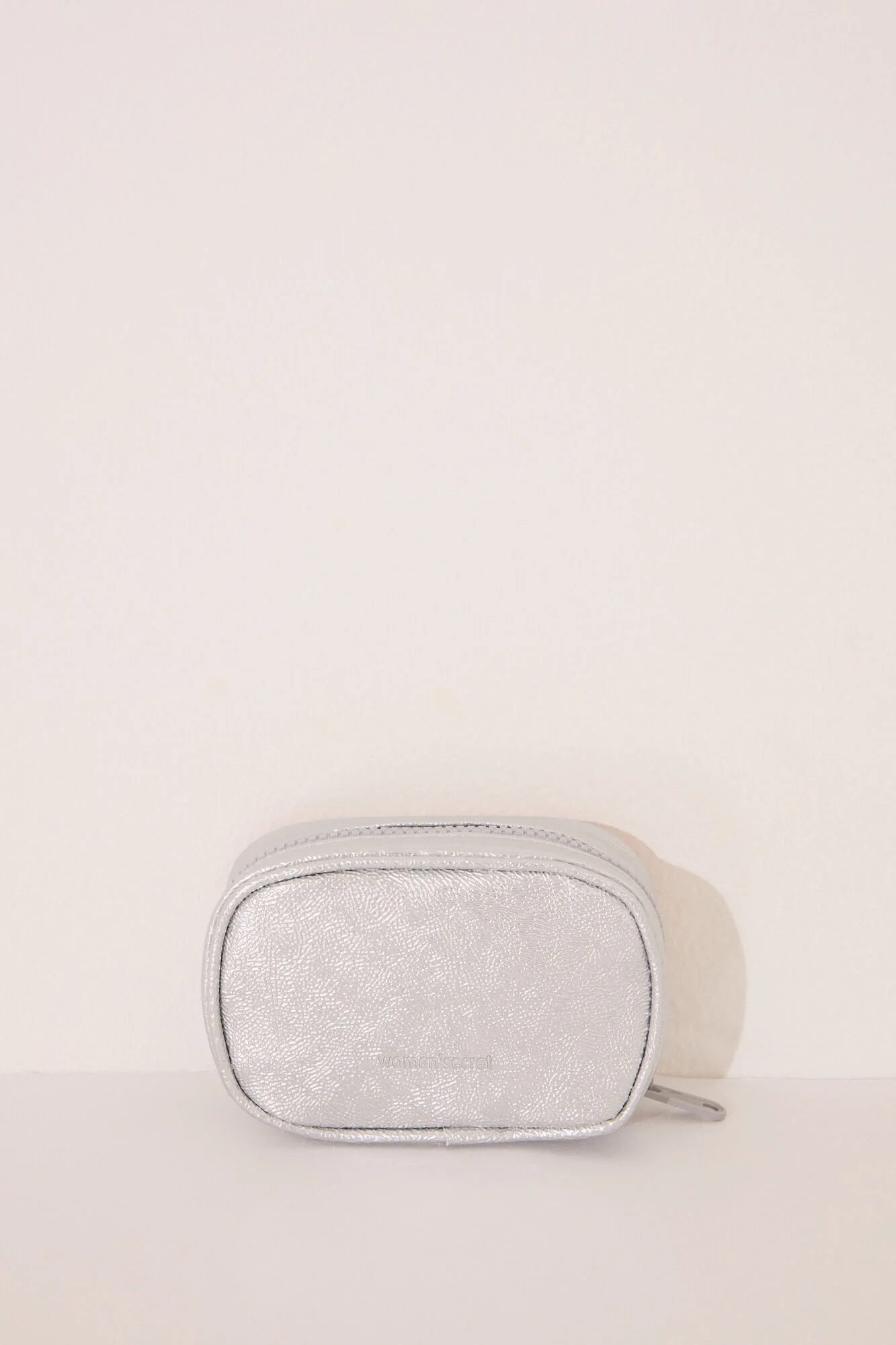 Metallic pink Snoopy purse - Image 6