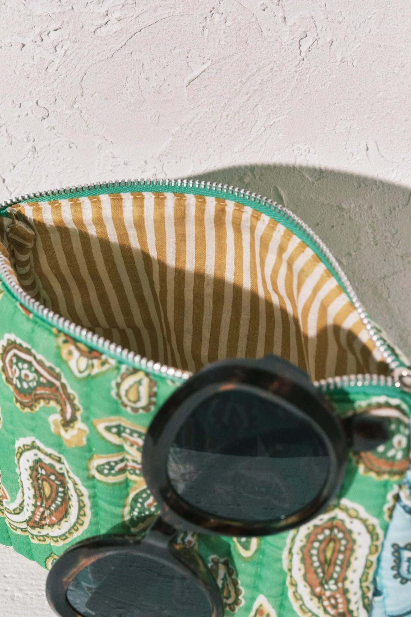 Multicoloured medium print vanity case - Image 3