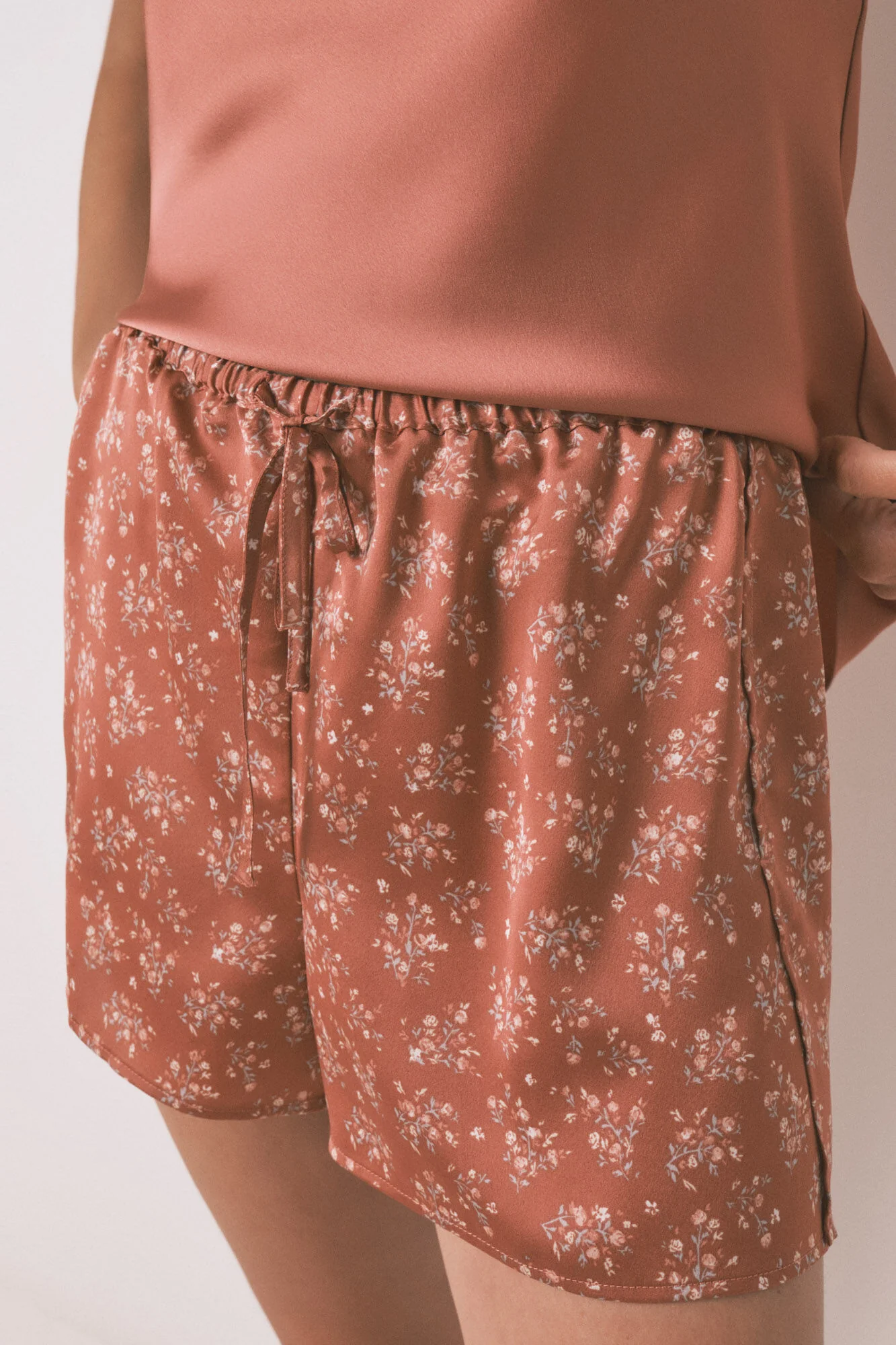 Orange satin short pajamas - Image 3