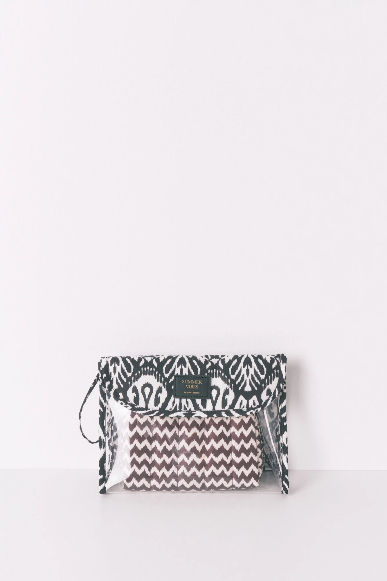 Pack of 2 assorted print toiletry bags - Image 4