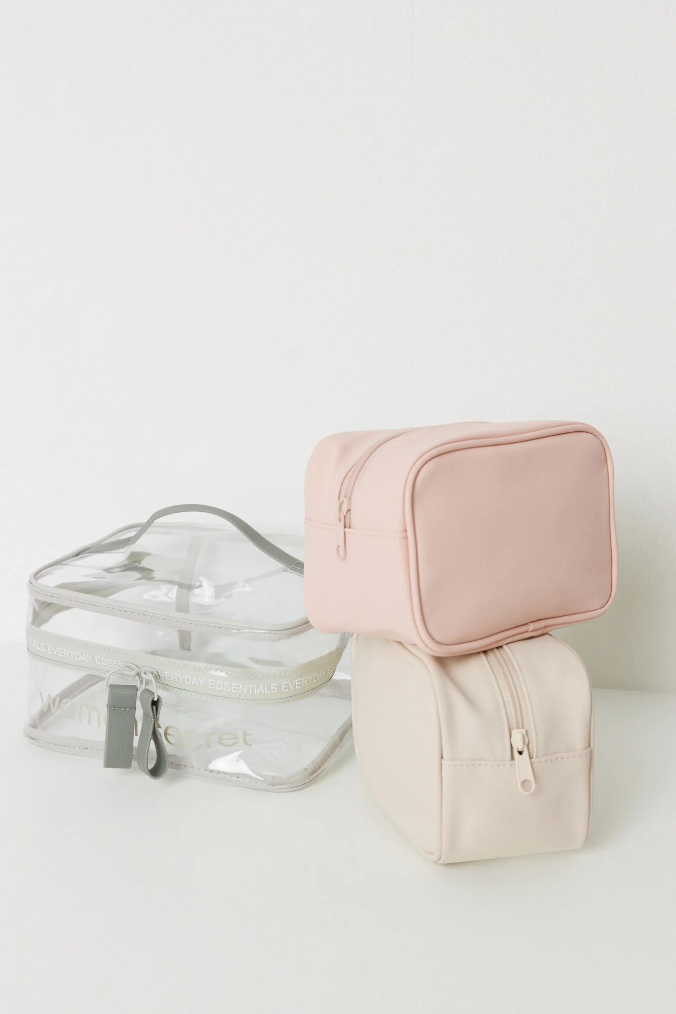 Pack of 2 small pink and beige toiletry bags - Image 5