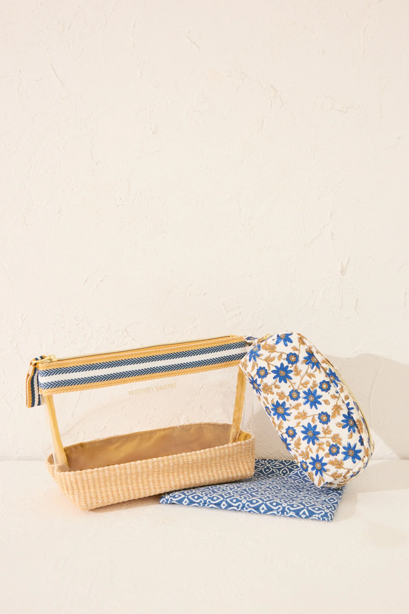 Pack of 3 flower print toiletry bags - Image 2