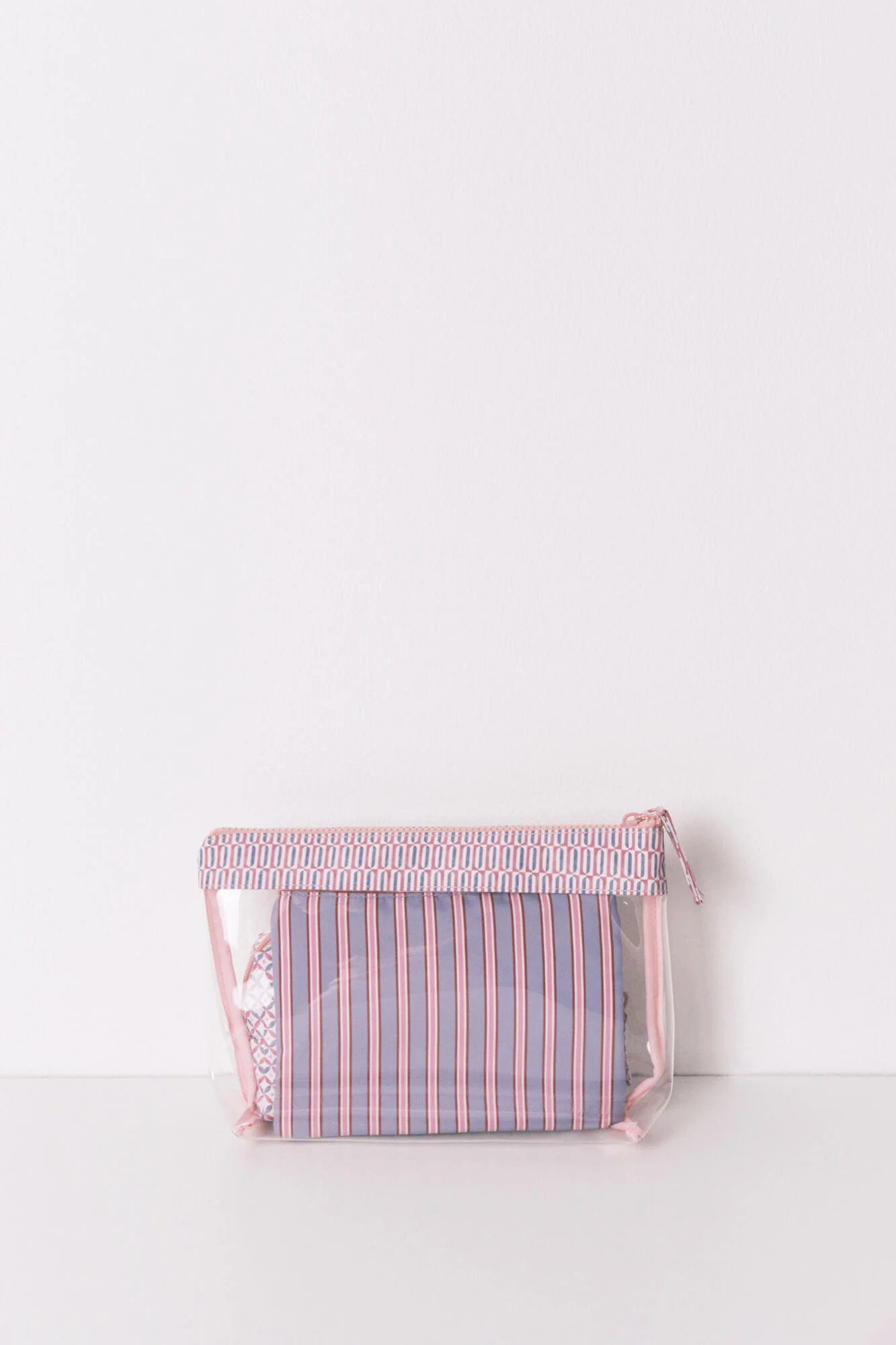 Pack of 3 geometric print toiletry bags - Image 3