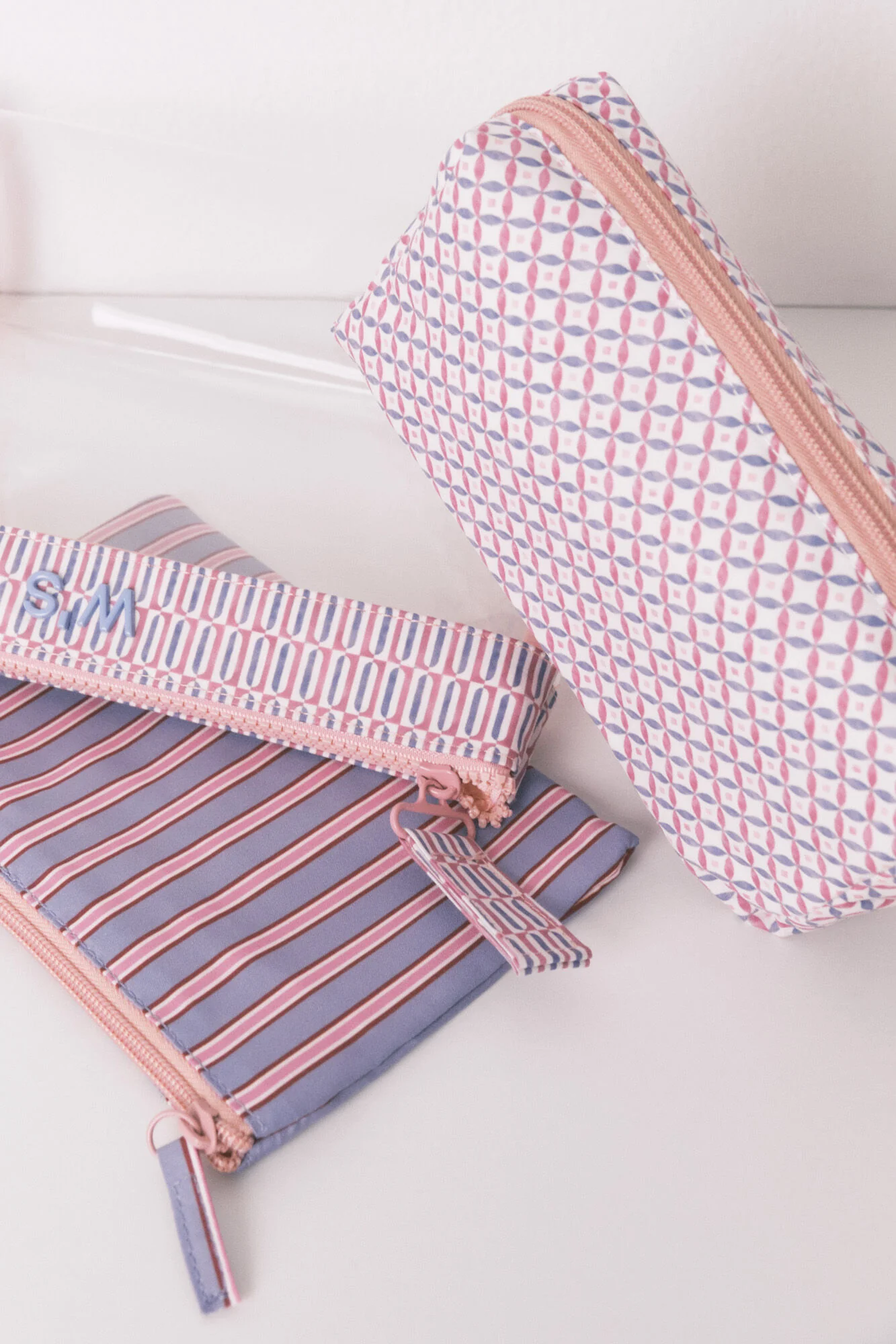 Pack of 3 geometric print toiletry bags - Image 5