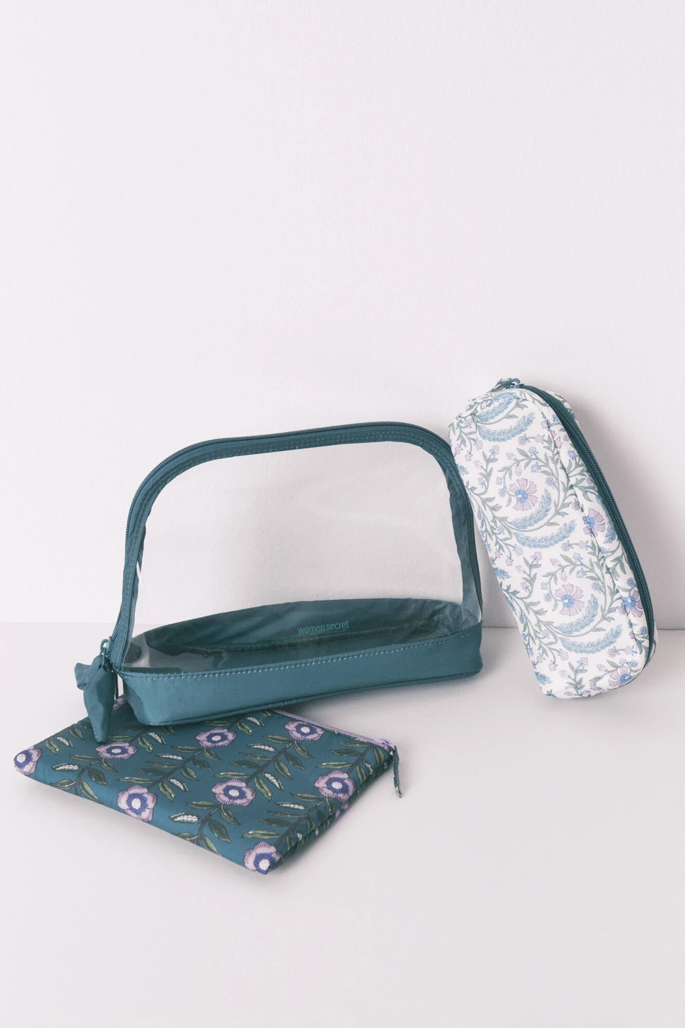 Pack of 3 green printed toiletry bags