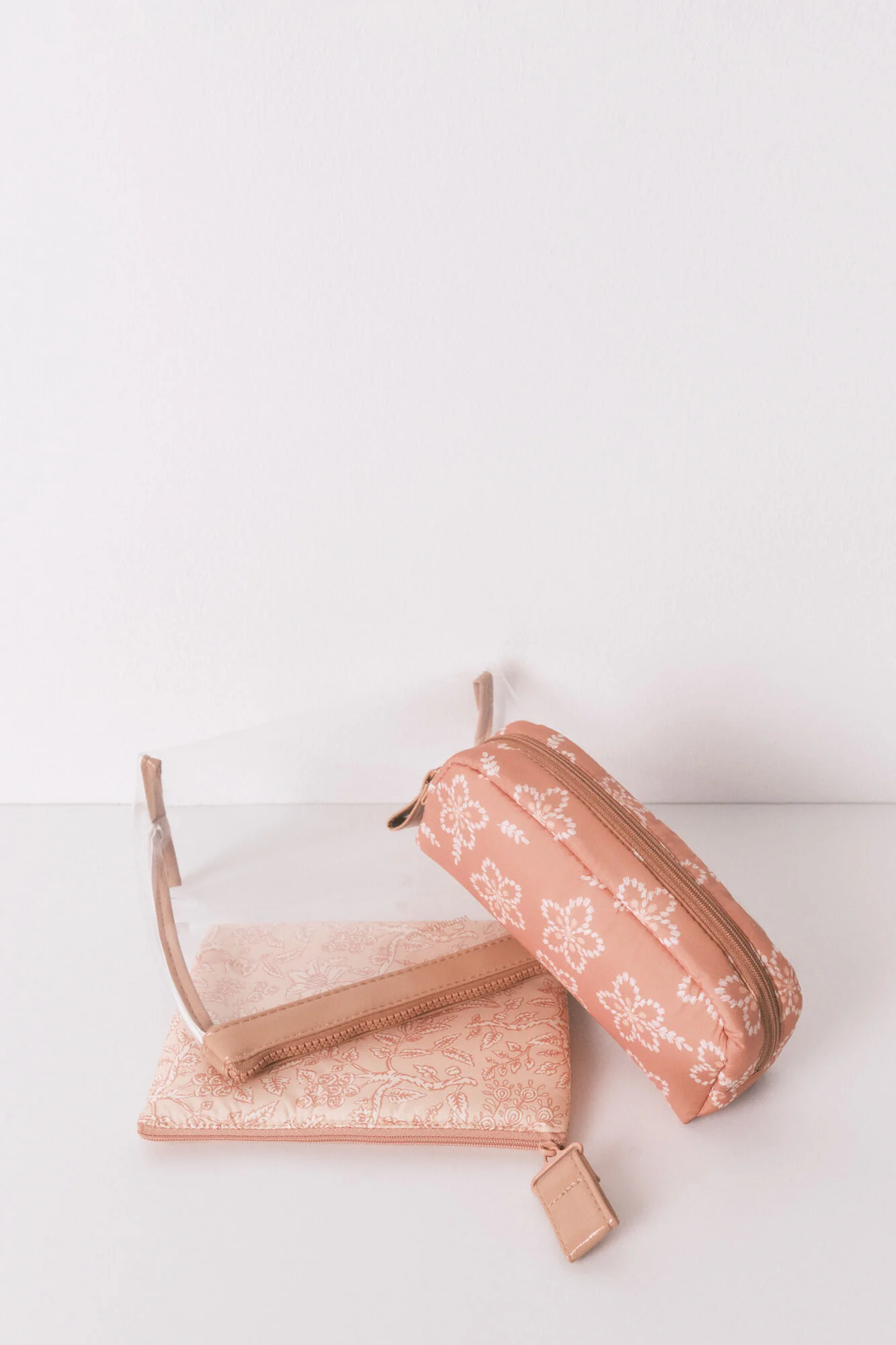 Pack of 3 multicoloured printed toiletry bags