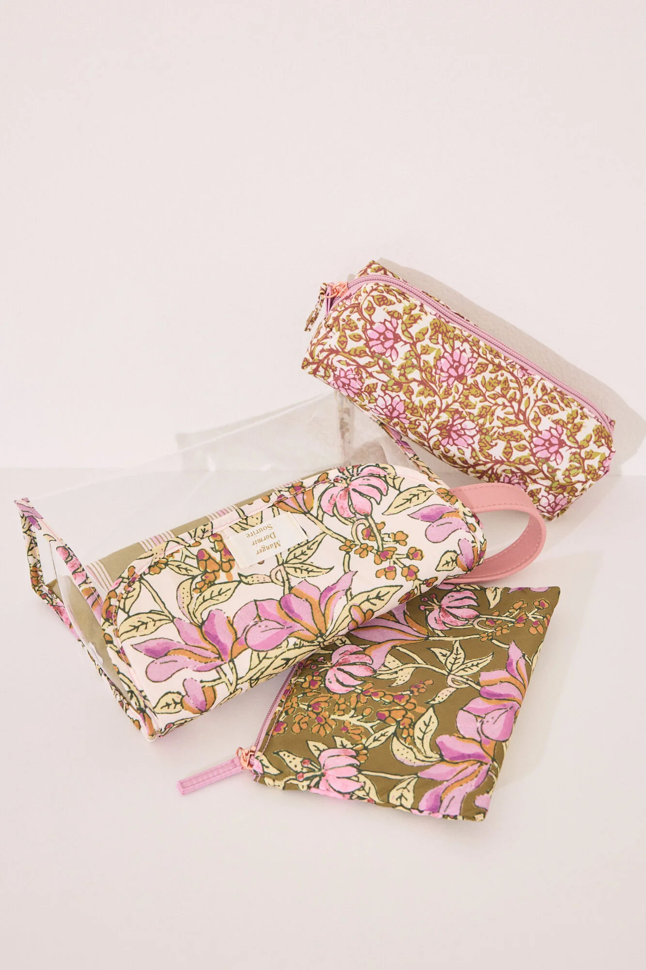 Pack of 3 padded flower toiletry bags - Image 6