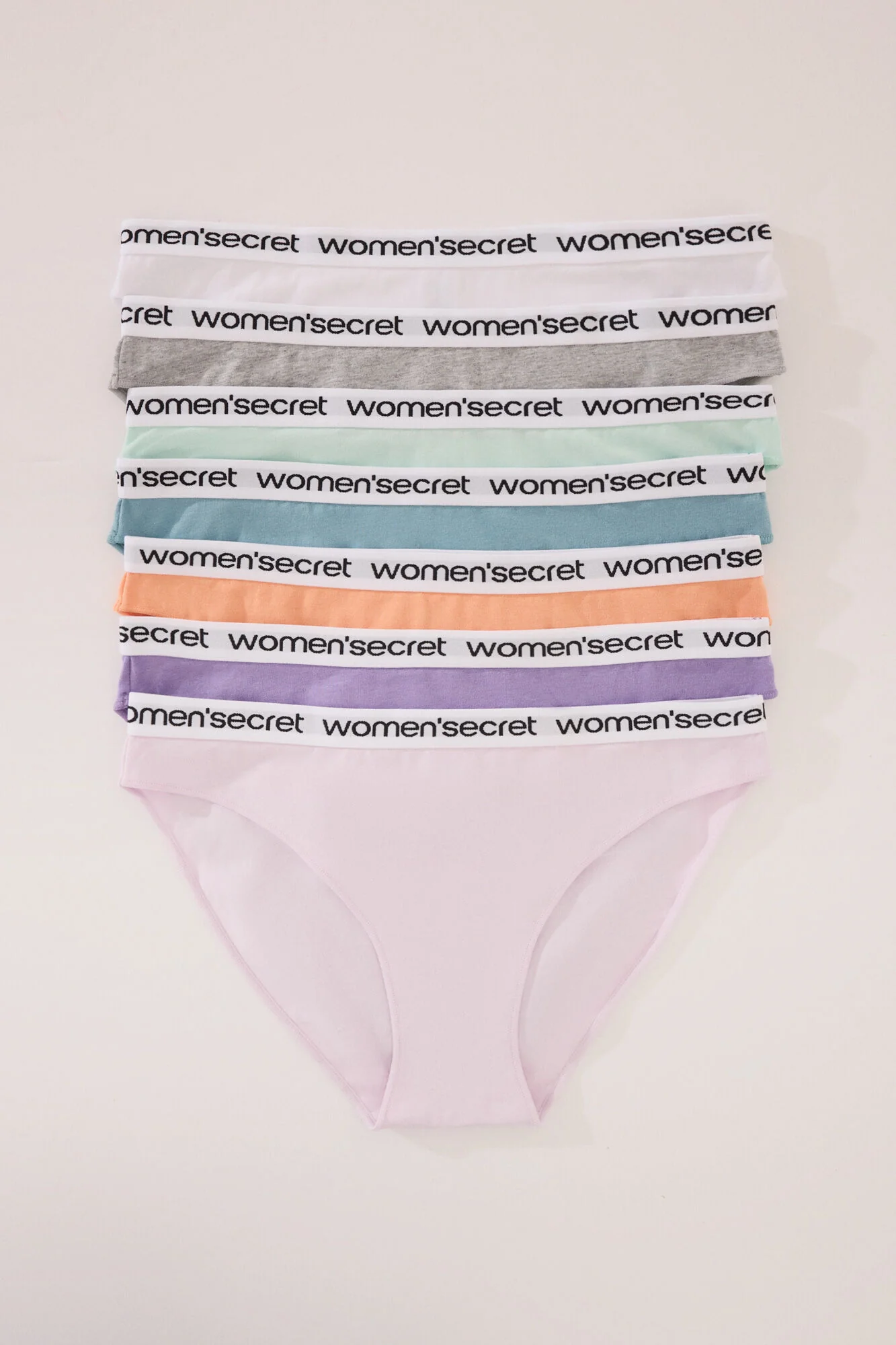 Pack of 7 classic cotton panties in bright colors