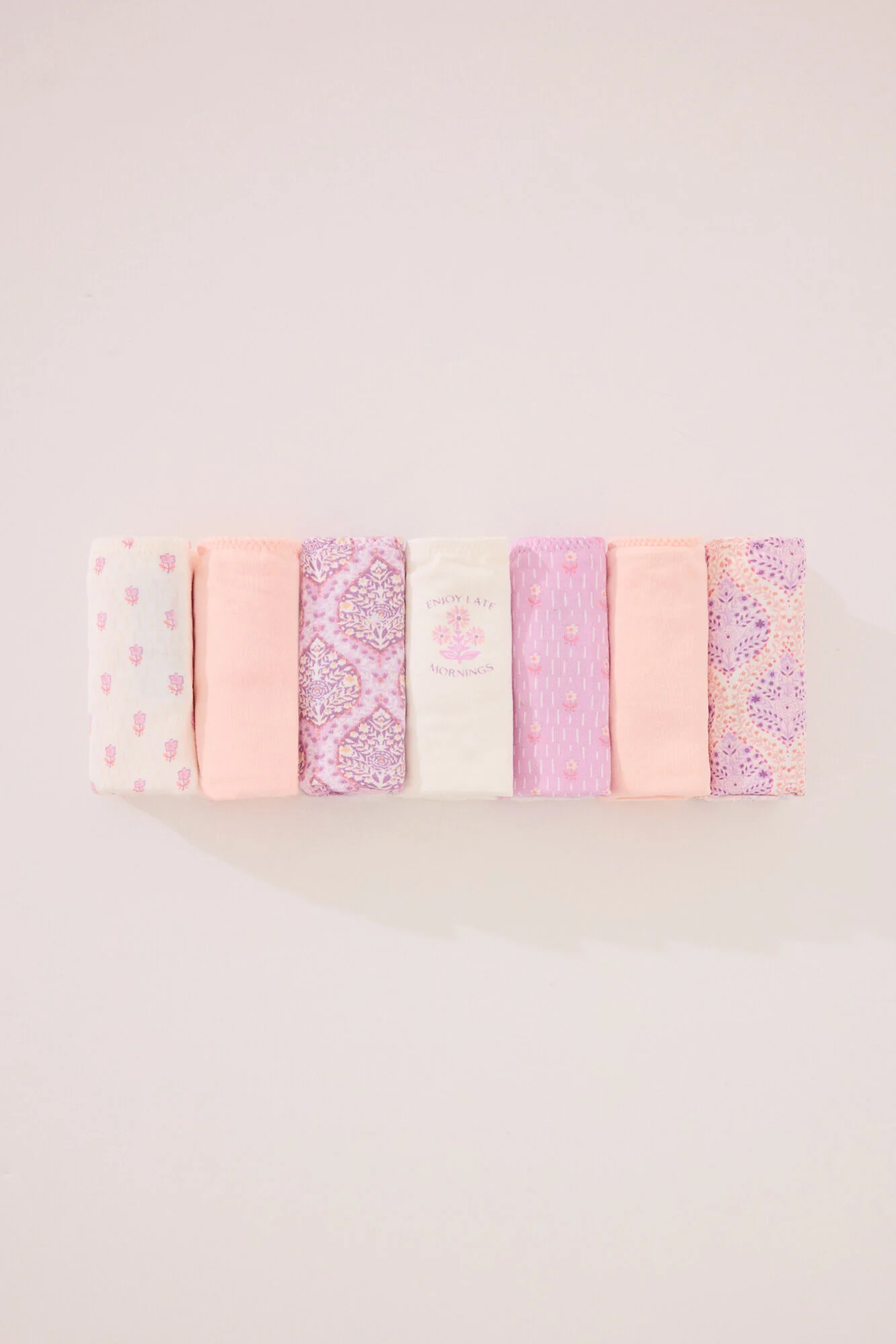 Pack of 7 classic cotton panties in pink tones