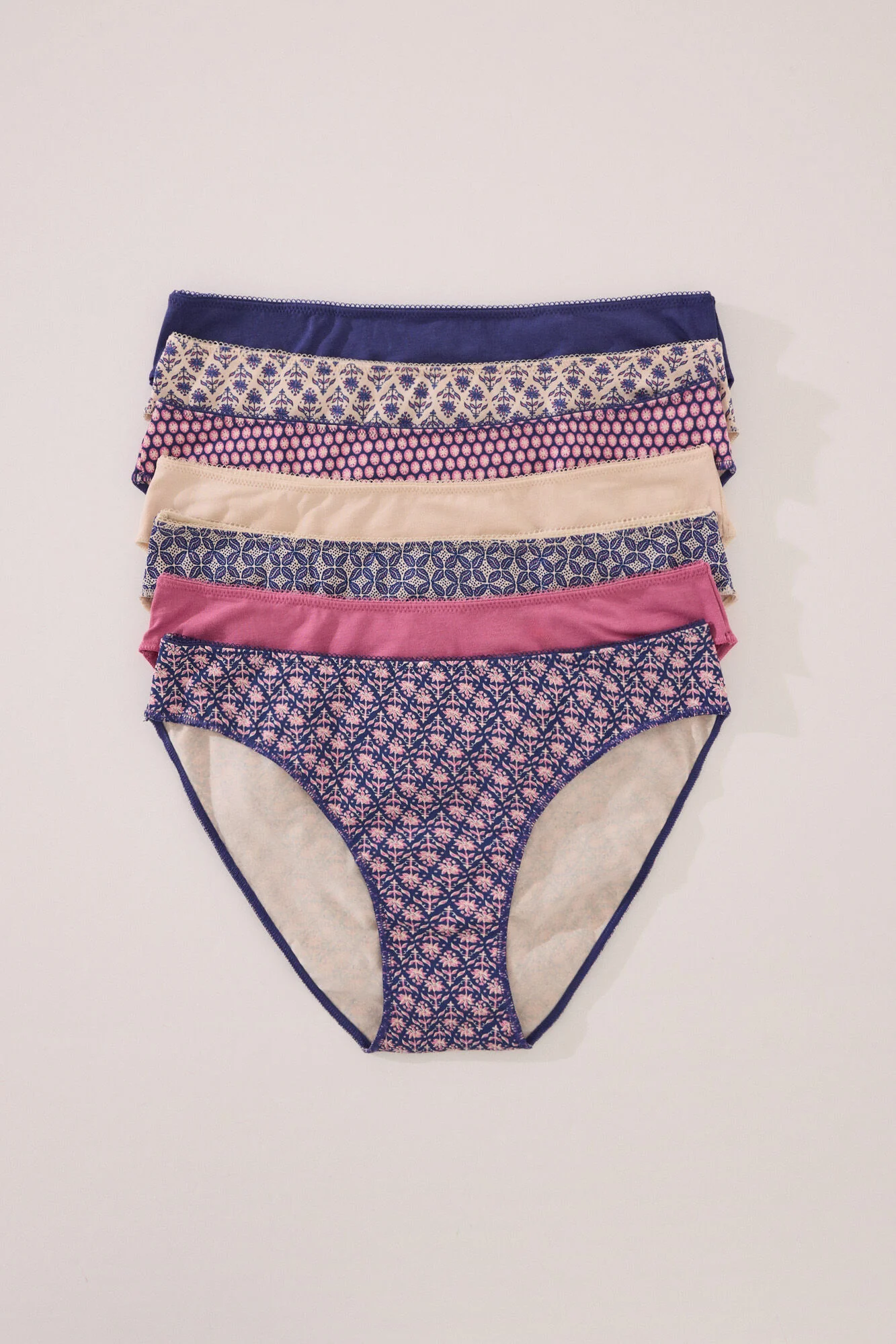 Pack of 7 classic cotton panties with mixed prints
