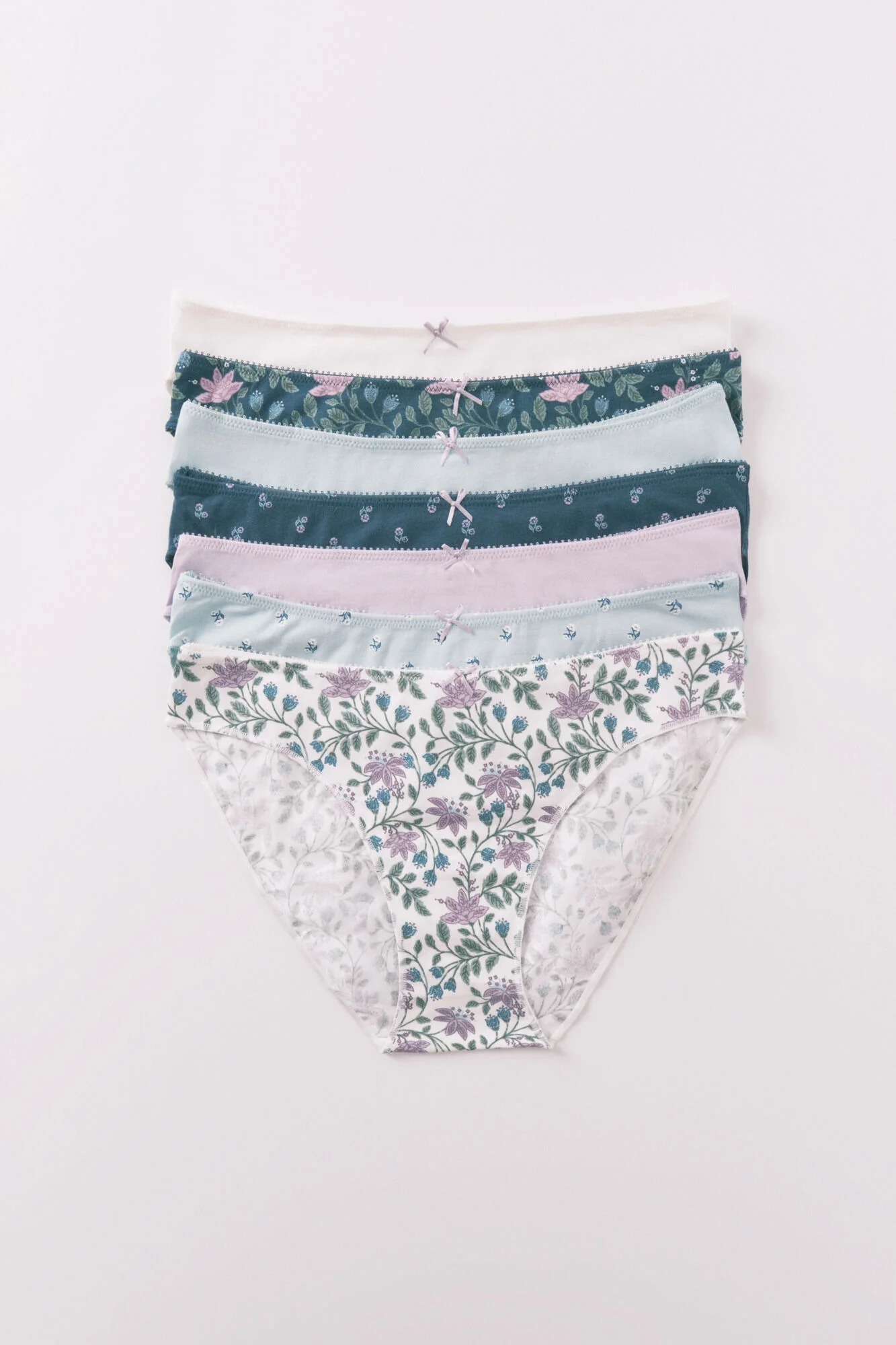 Pack of 7 classic panties with multicoloured prints