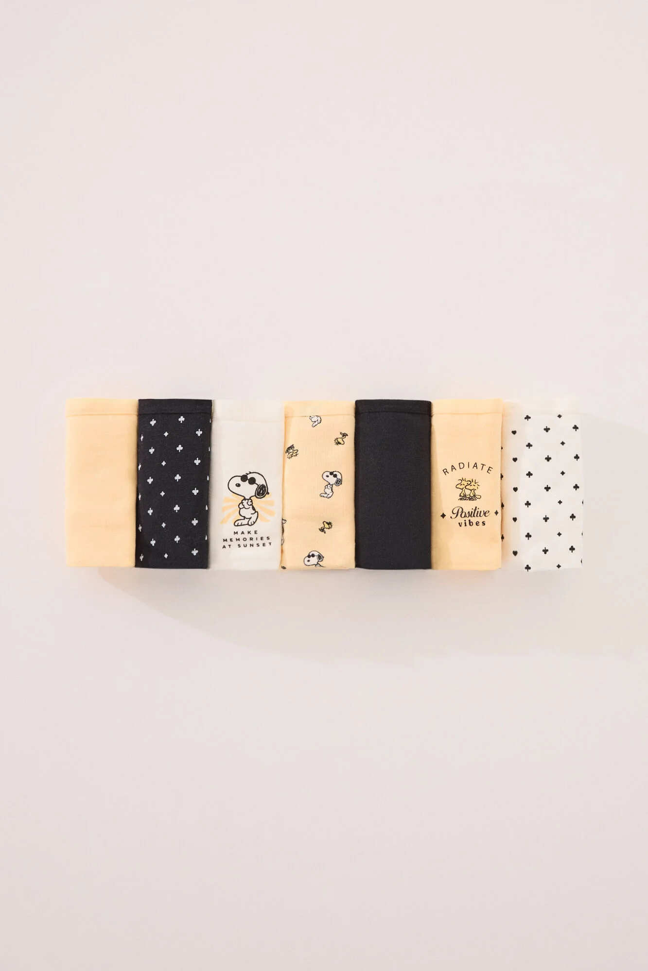 Pack of 7 wide cotton panties with Snoopy print
