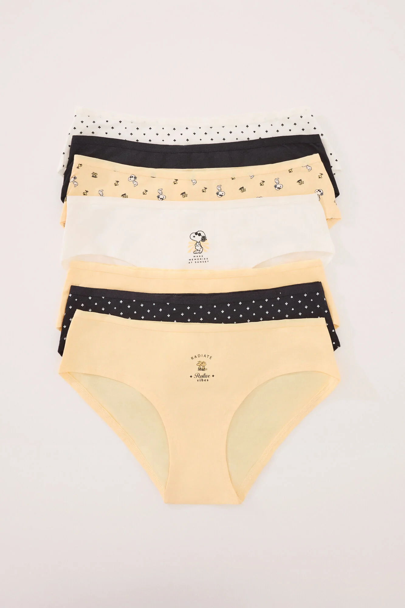Pack of 7 wide cotton panties with Snoopy print - Image 2