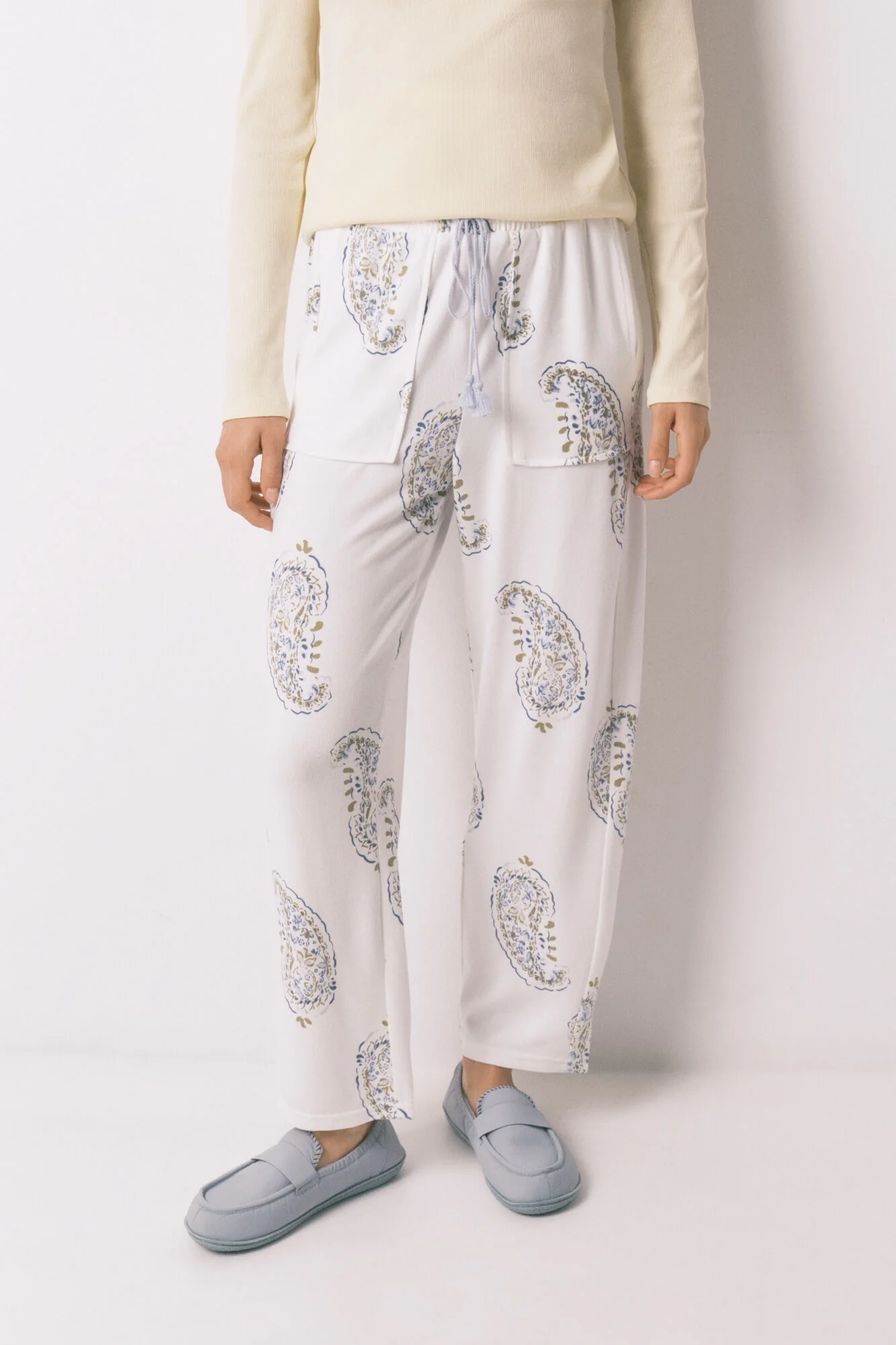 Paisley print long trousers - Image 5