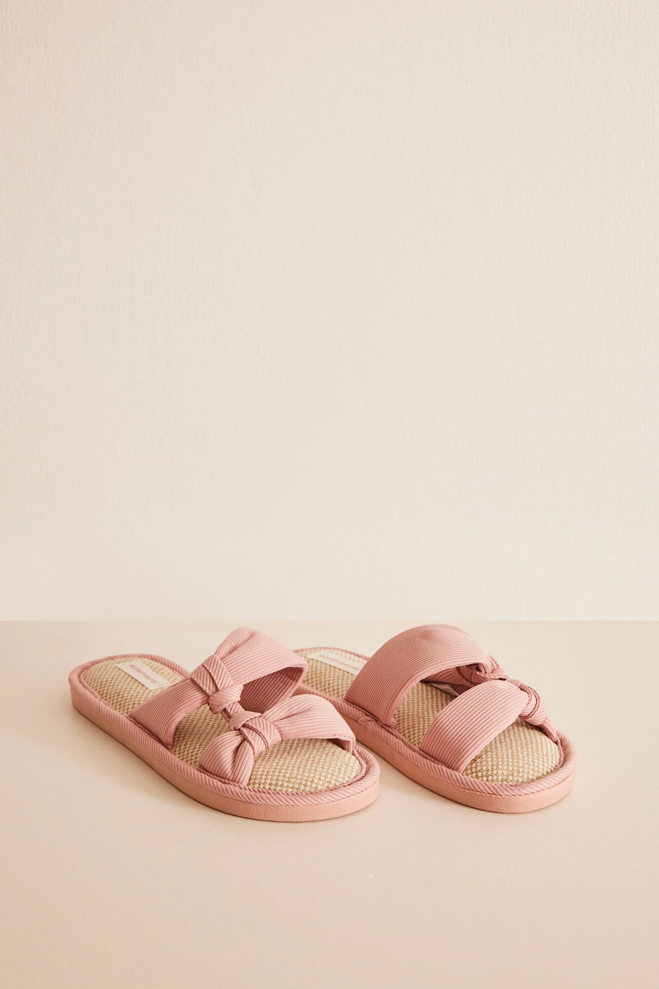Pink knot slippers - Image 3